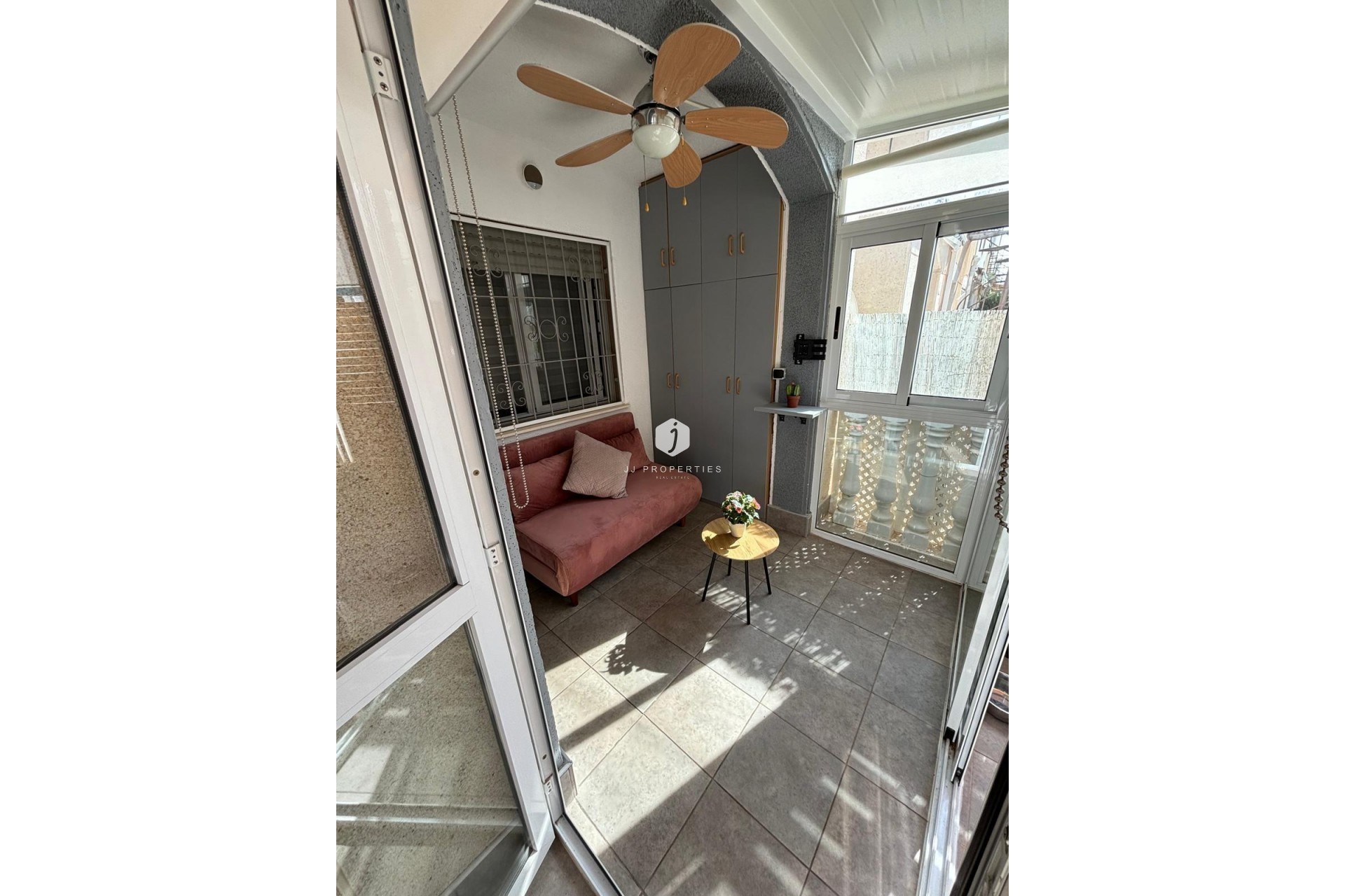 Z drugiej ręki - Bungalow -
Torrevieja - Los Balcones
