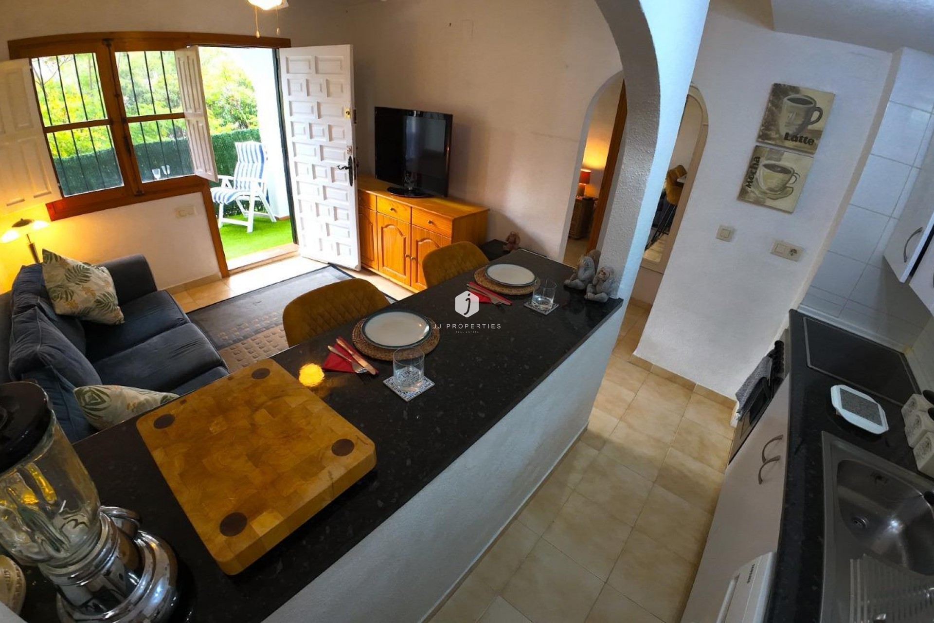 Z drugiej ręki - Bungalow -
Torrevieja - Los Balcones