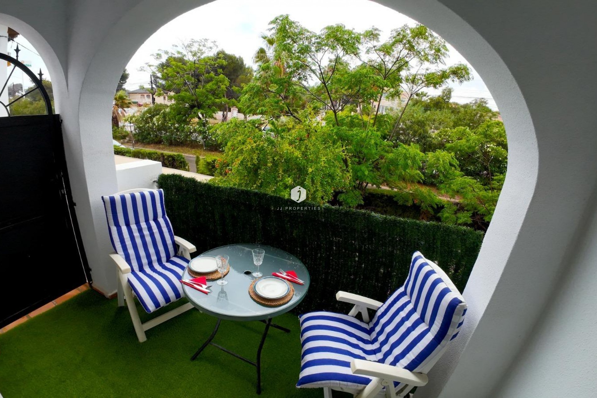 Z drugiej ręki - Bungalow -
Torrevieja - Los Balcones