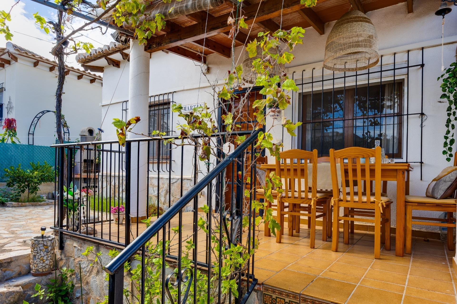 Z drugiej ręki - Bungalow -
Torrevieja - Los Balcones