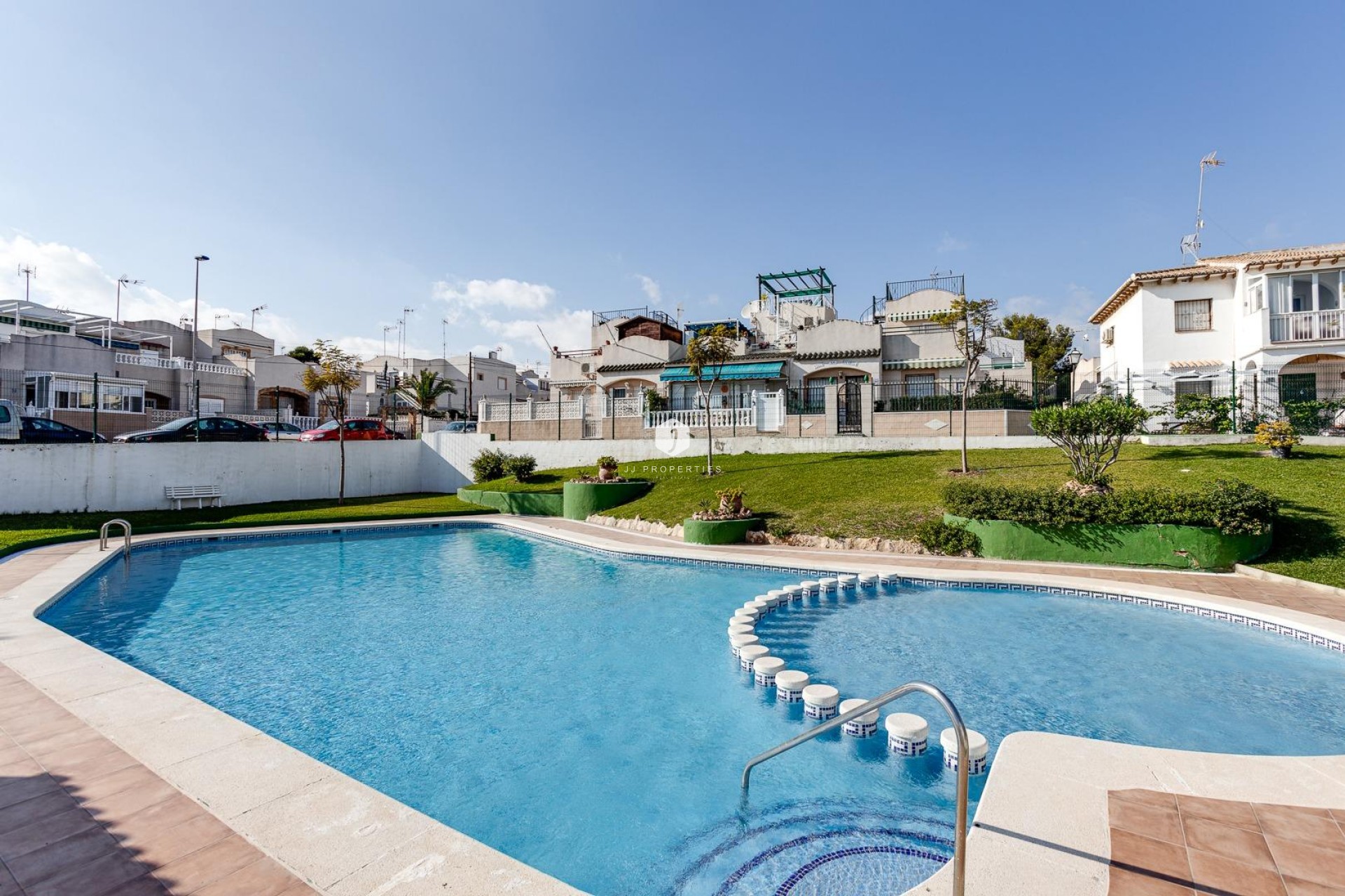 Z drugiej ręki - Bungalow -
Torrevieja - Los Balcones