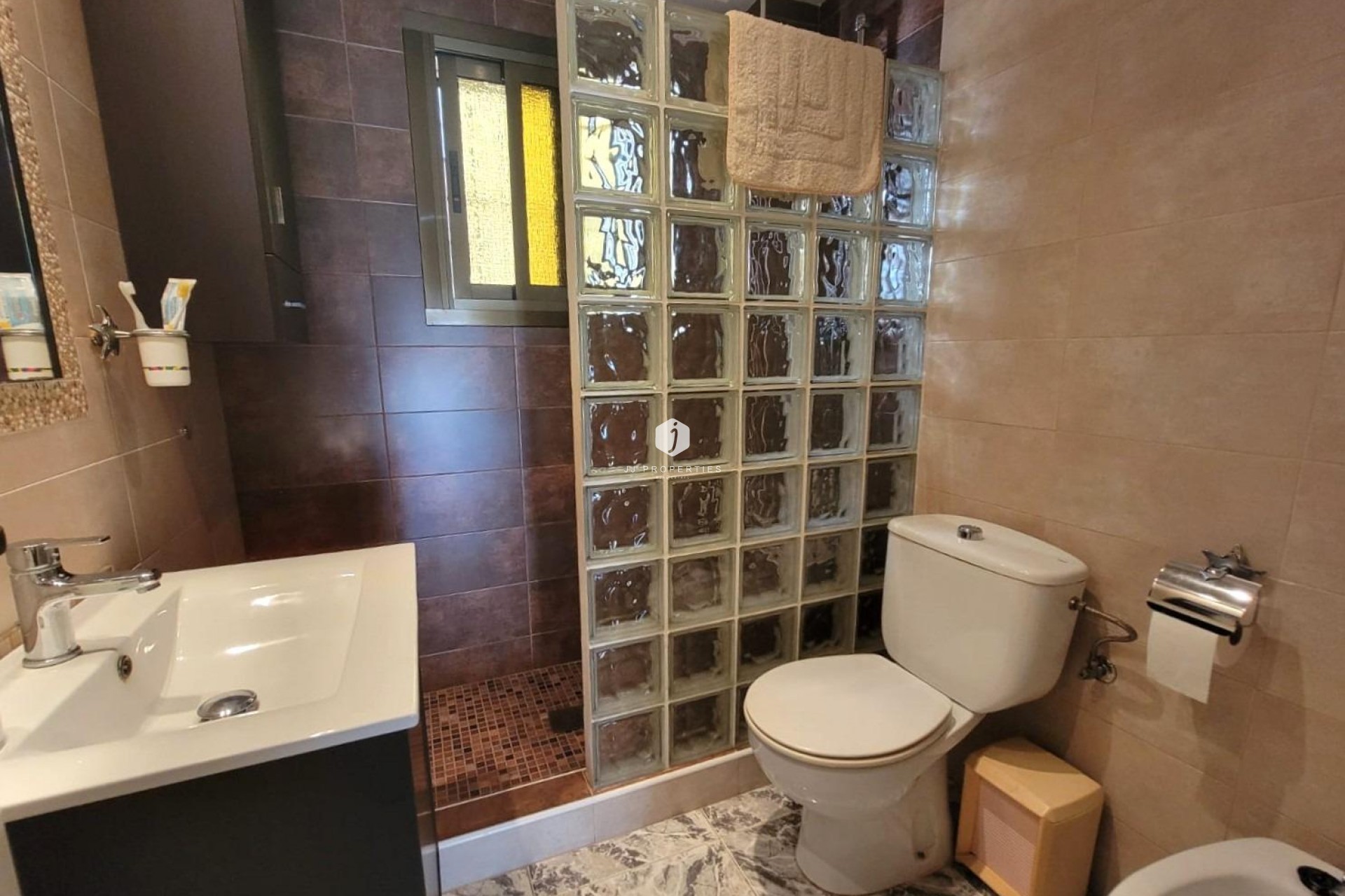 Z drugiej ręki - Bungalow -
Torrevieja - Los Frutales