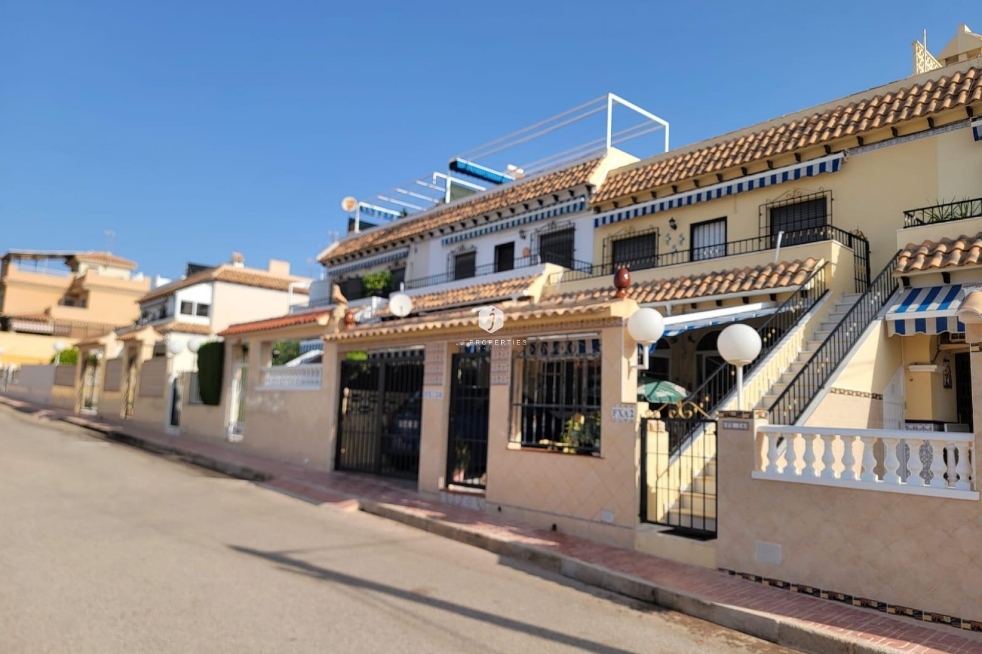 Z drugiej ręki - Bungalow -
Torrevieja - Los Frutales