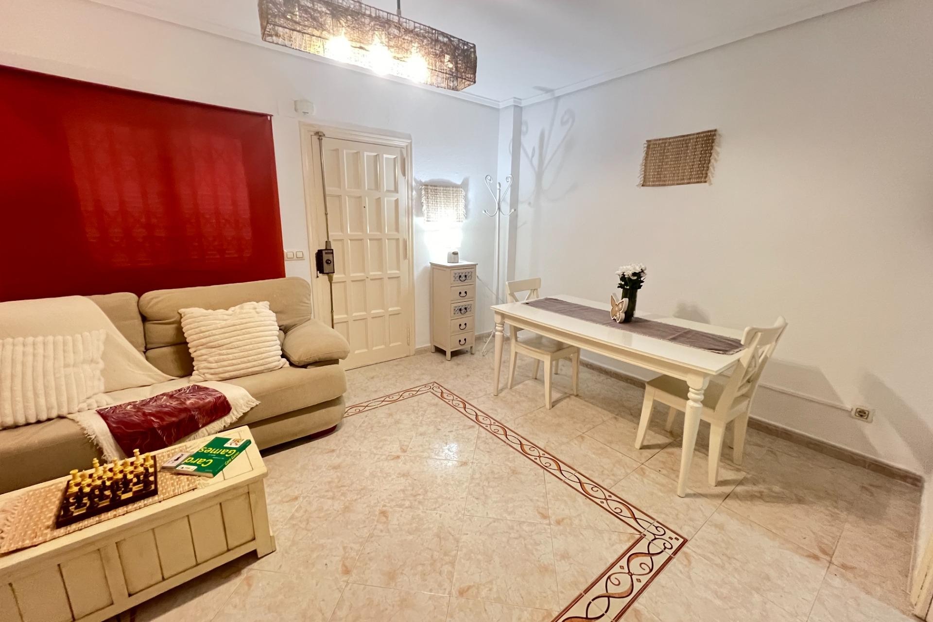 Z drugiej ręki - Bungalow -
Torrevieja - Nueva Torrevieja