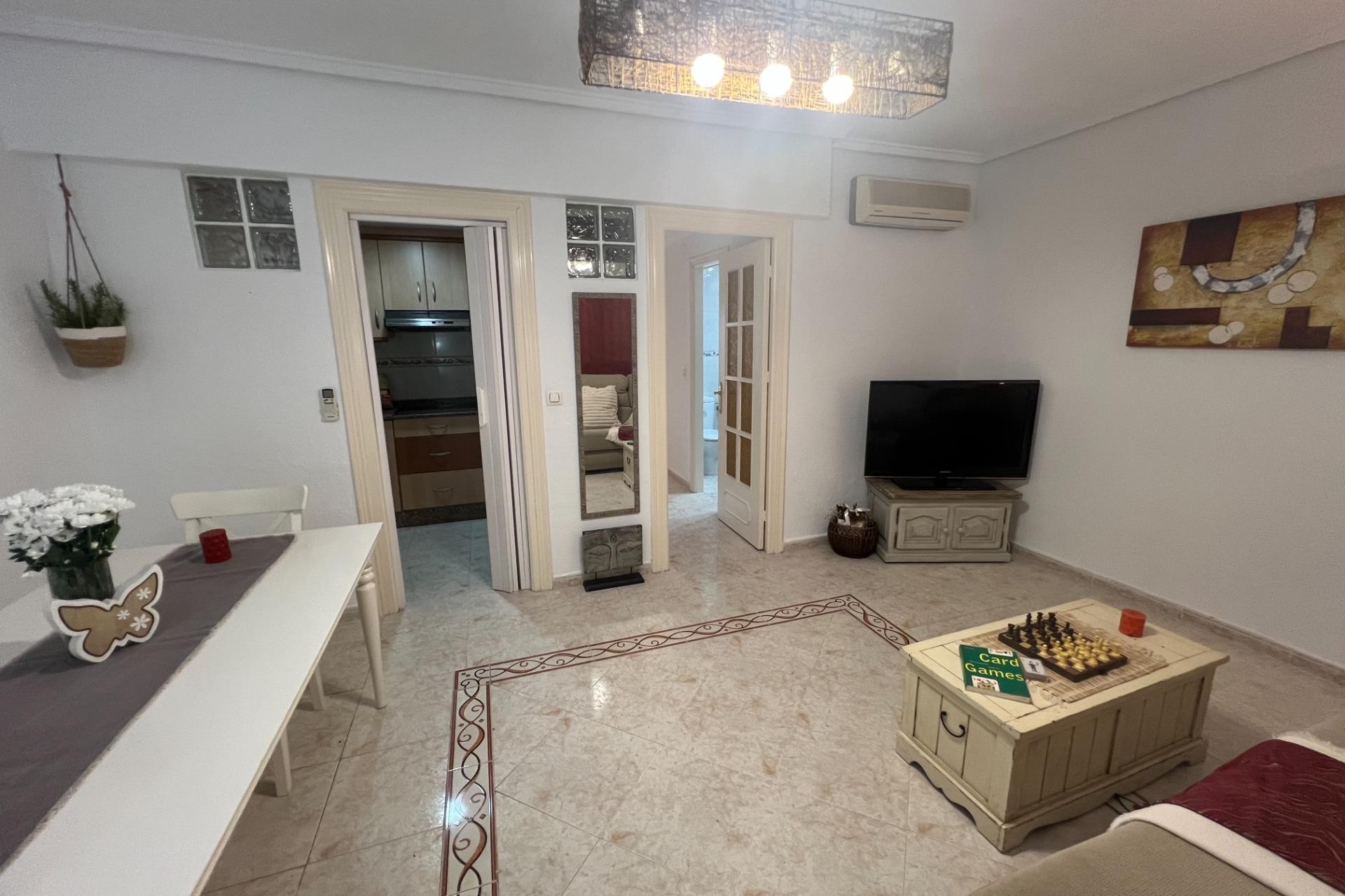 Z drugiej ręki - Bungalow -
Torrevieja - Nueva Torrevieja