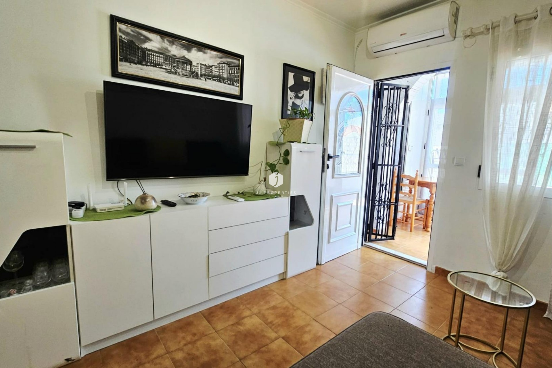 Z drugiej ręki - Bungalow -
Torrevieja - Nueva Torrevieja
