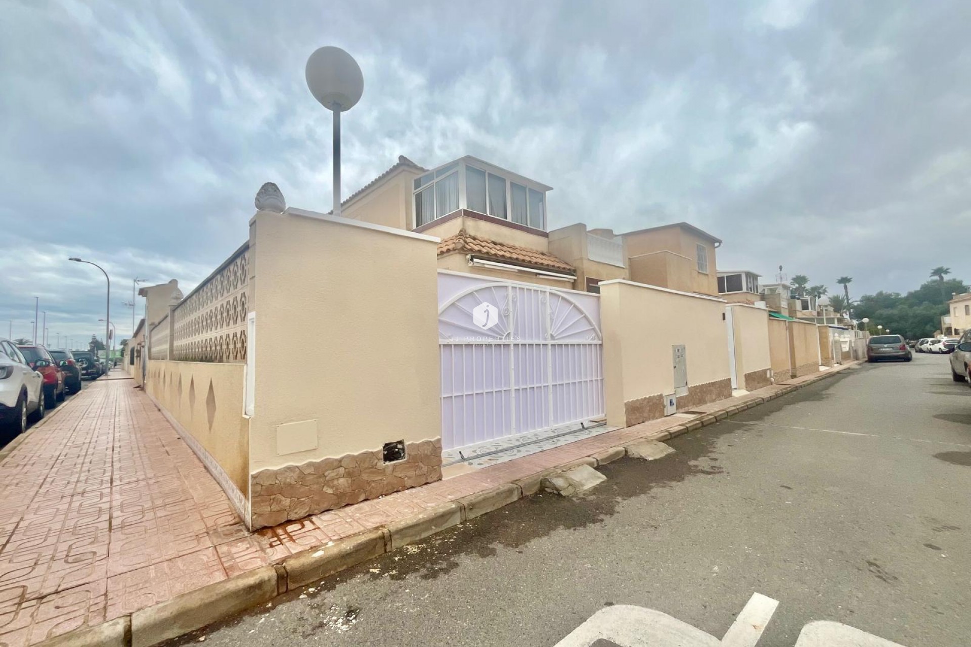 Z drugiej ręki - Bungalow -
Torrevieja - Paraje Natural