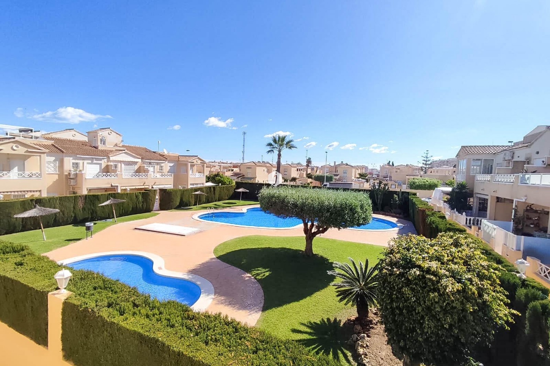 Z drugiej ręki - Bungalow -
Torrevieja - Parque Acuático - Sector 25