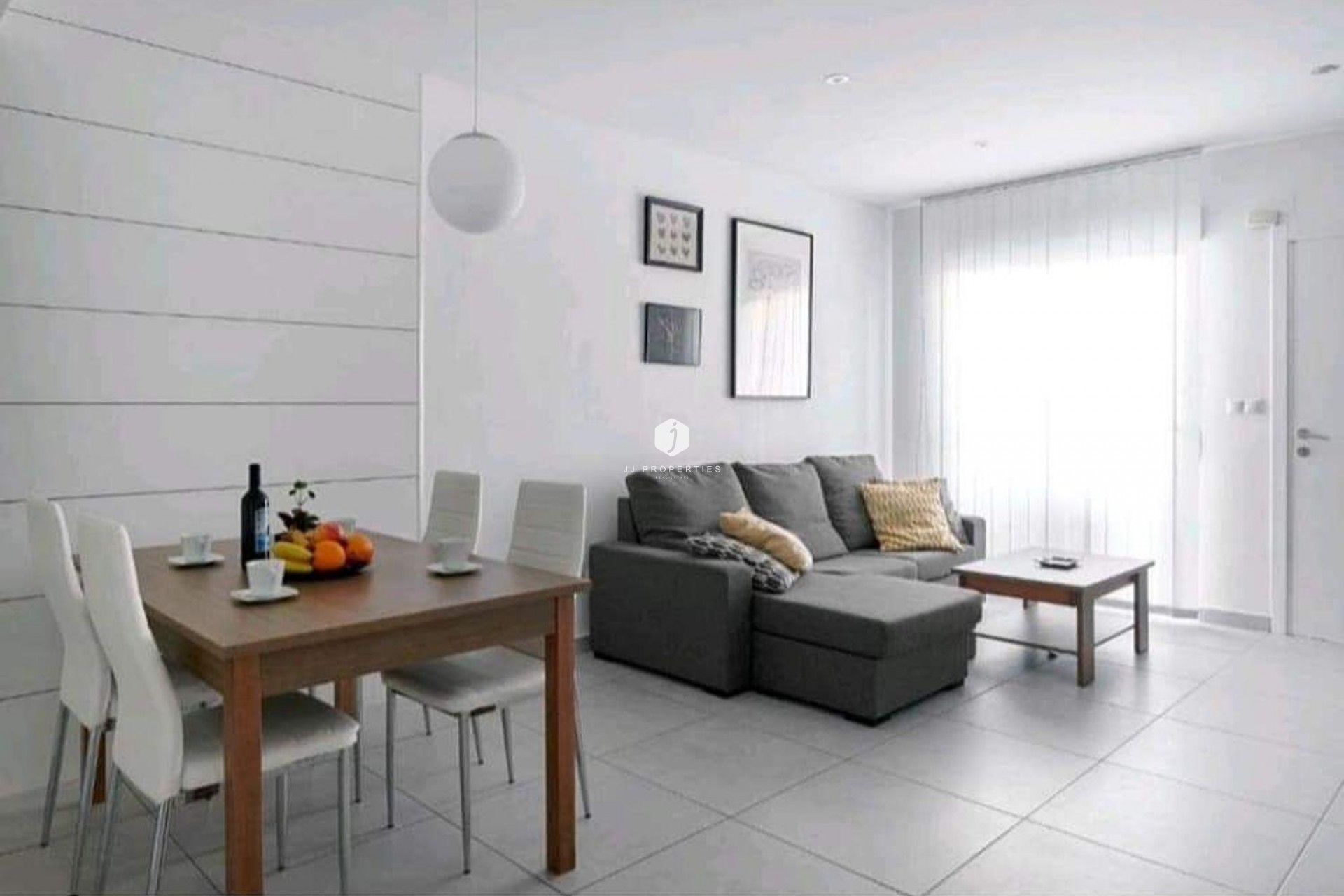 Z drugiej ręki - Bungalow -
Torrevieja - Parque Acuático - Sector 25