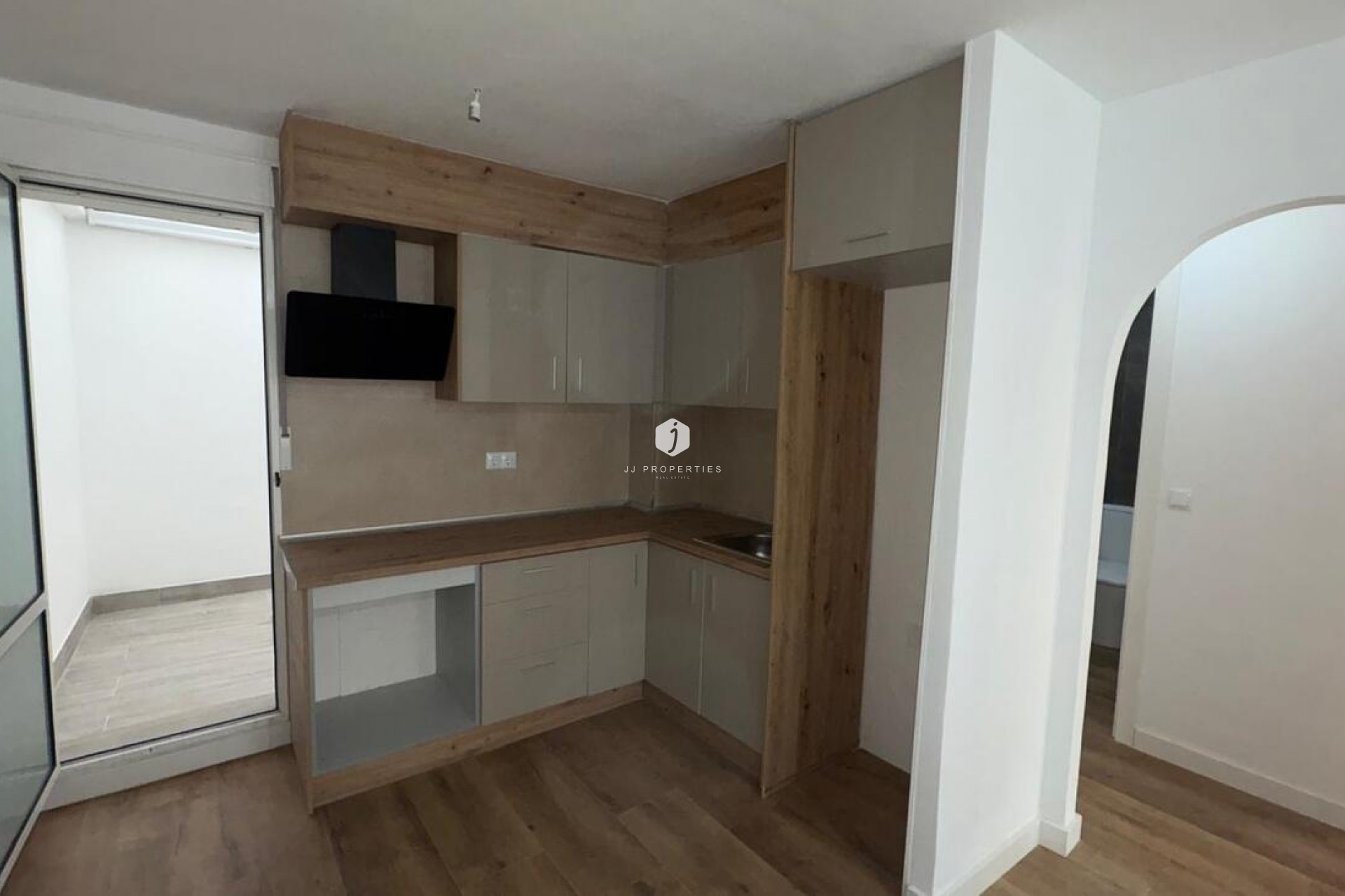 Z drugiej ręki - Bungalow -
Torrevieja - PARQUE DE LAS NACIONES