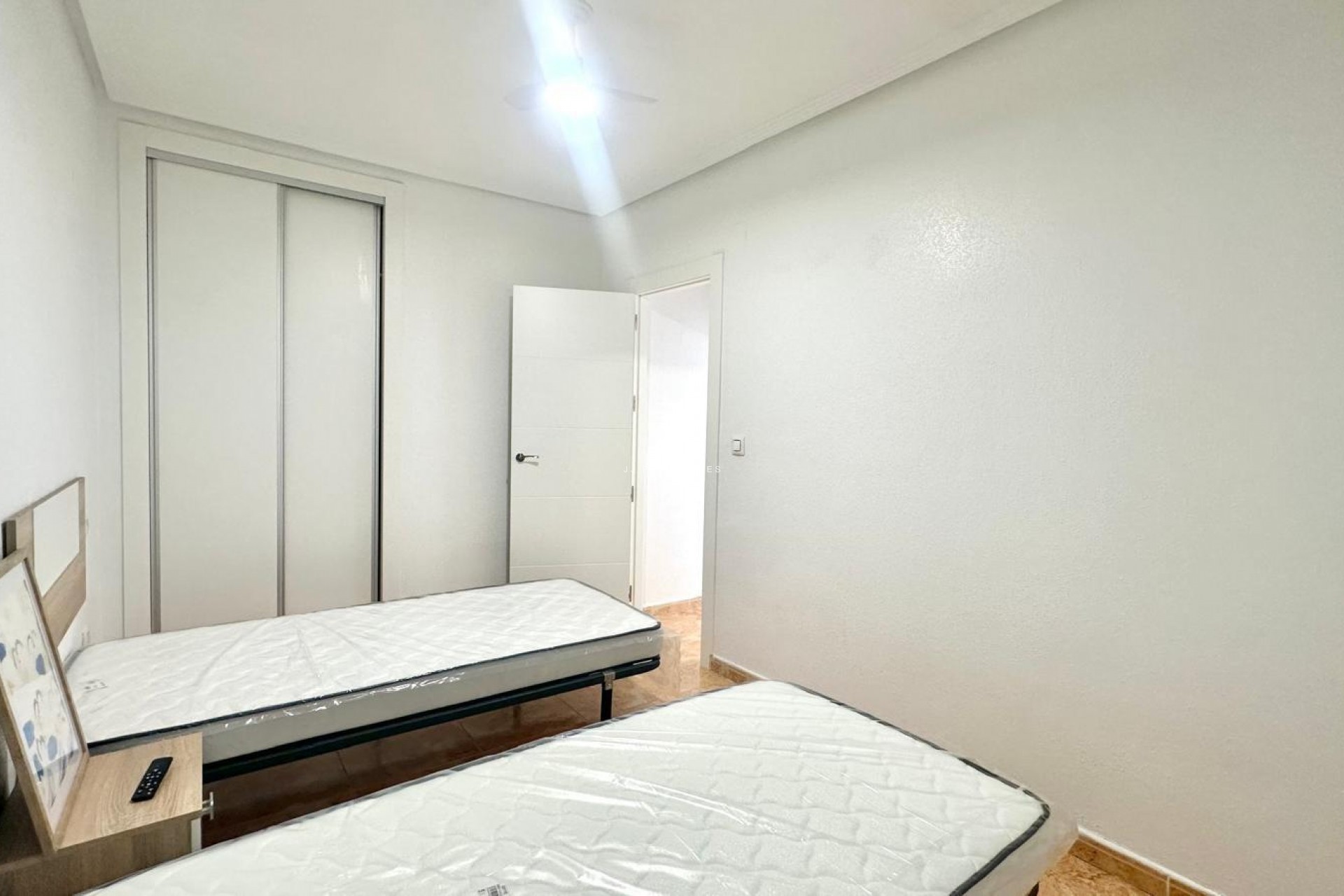 Z drugiej ręki - Bungalow -
Torrevieja - Playa de los Locos