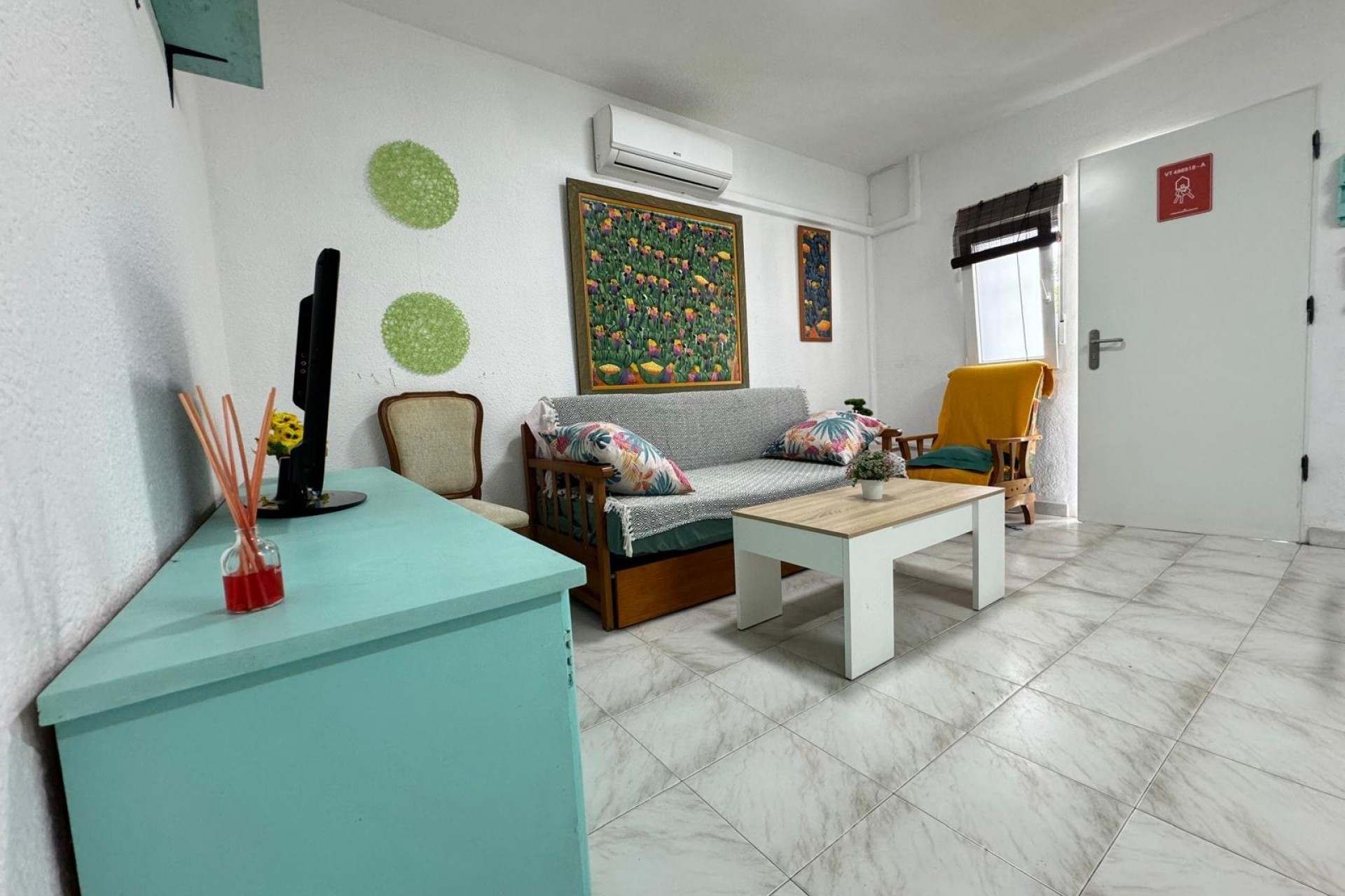 Z drugiej ręki - Bungalow -
Torrevieja - Playa de los Naufragos