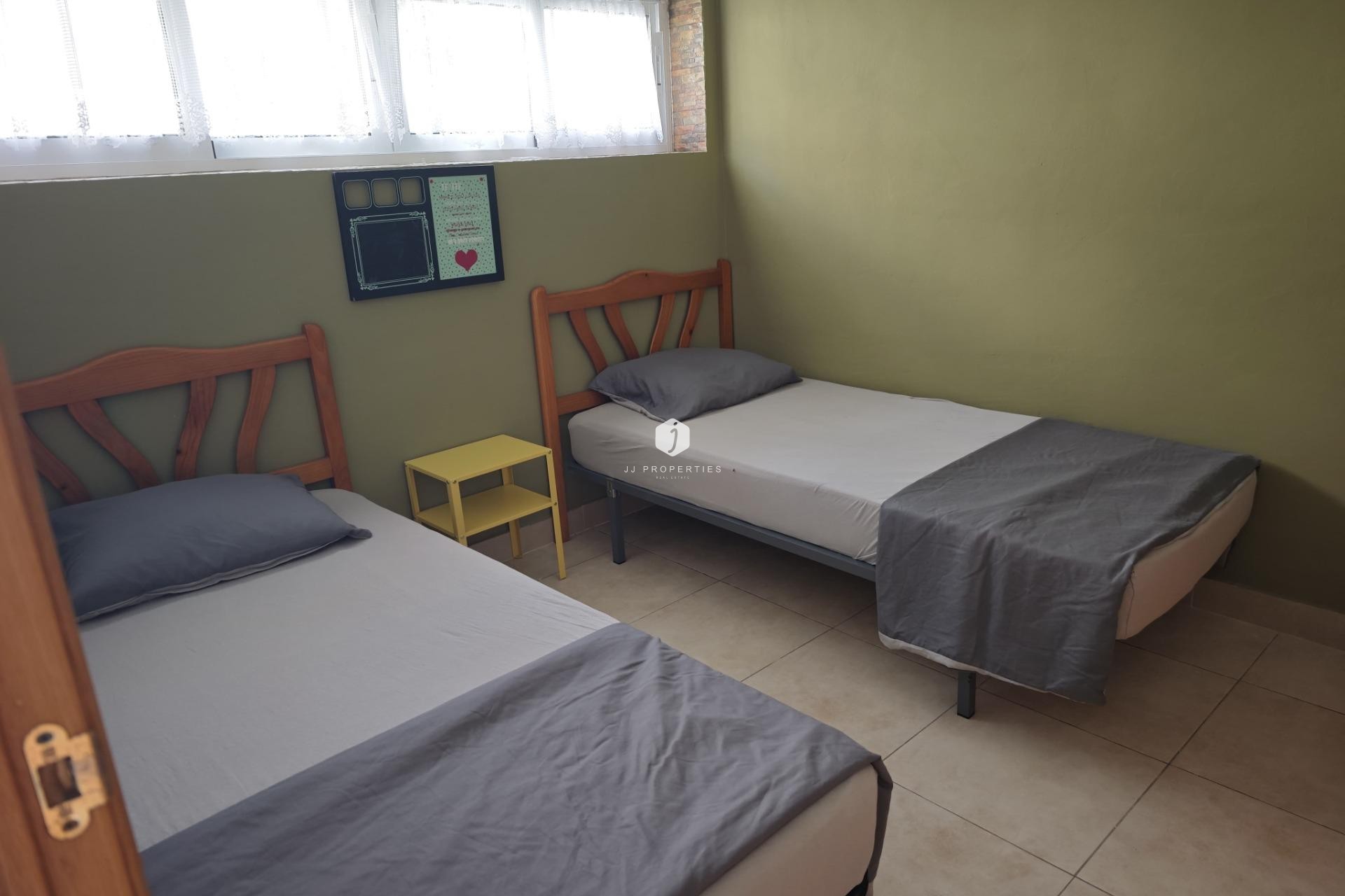 Z drugiej ręki - Bungalow -
Torrevieja - Playa del Cura