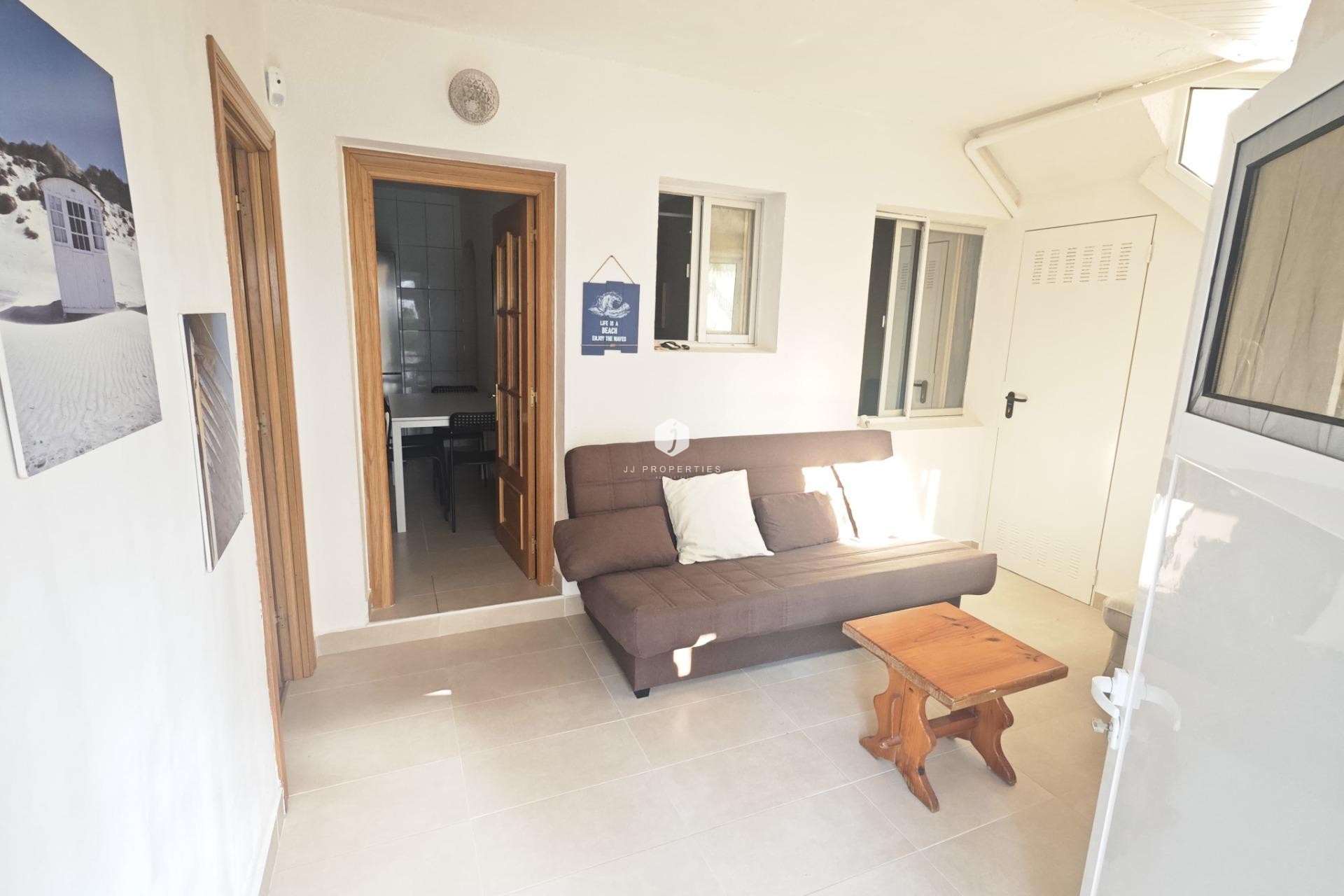 Z drugiej ręki - Bungalow -
Torrevieja - Playa del Cura