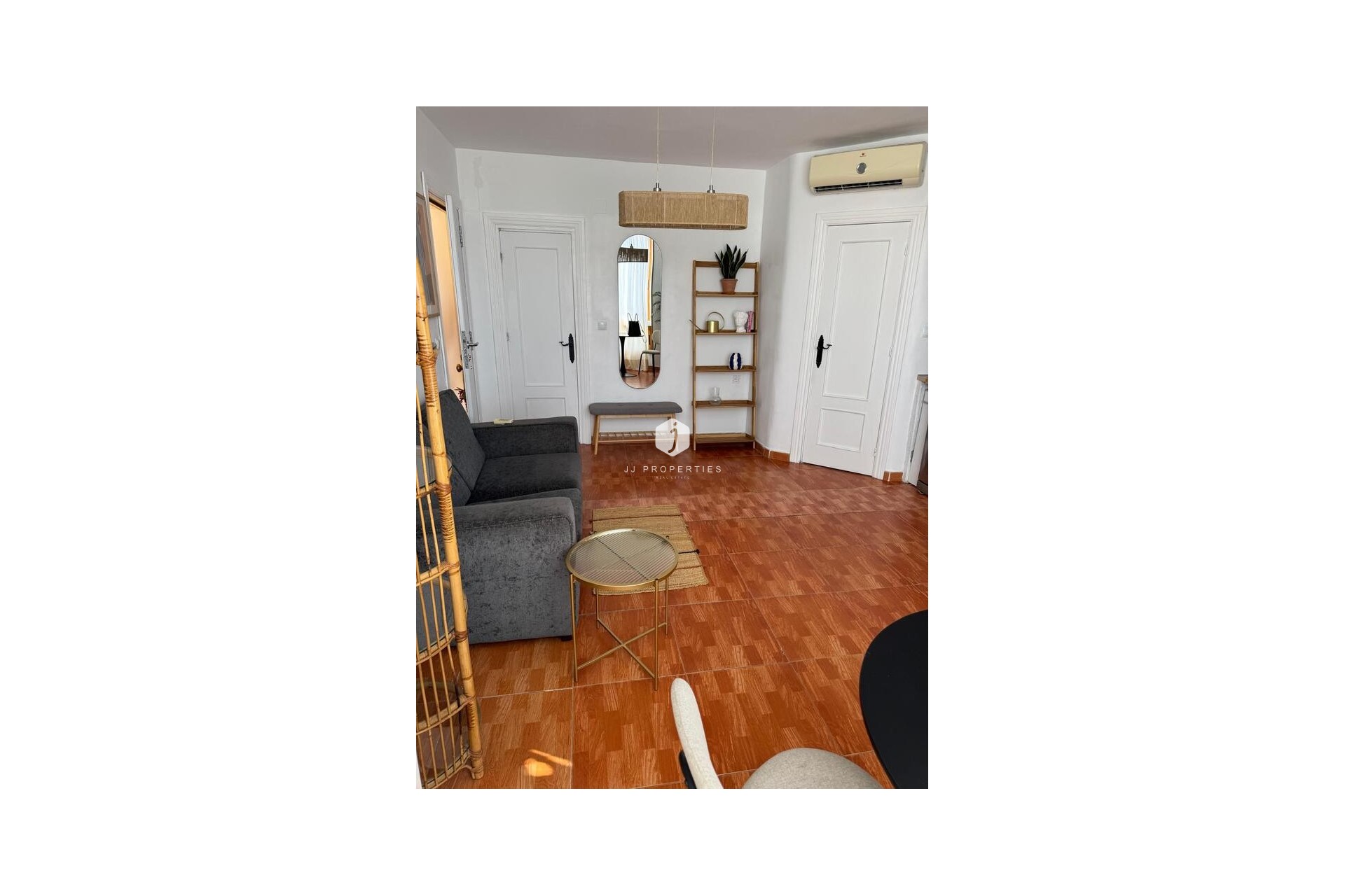 Z drugiej ręki - Bungalow -
Torrevieja - Punta prima