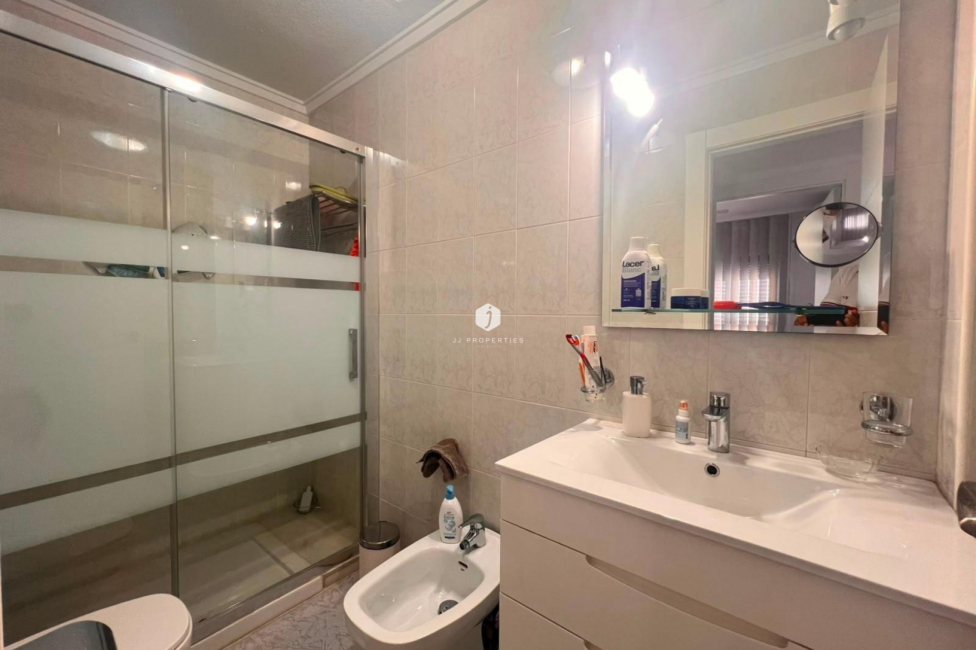 Z drugiej ręki - Bungalow -
Torrevieja - Torrejón