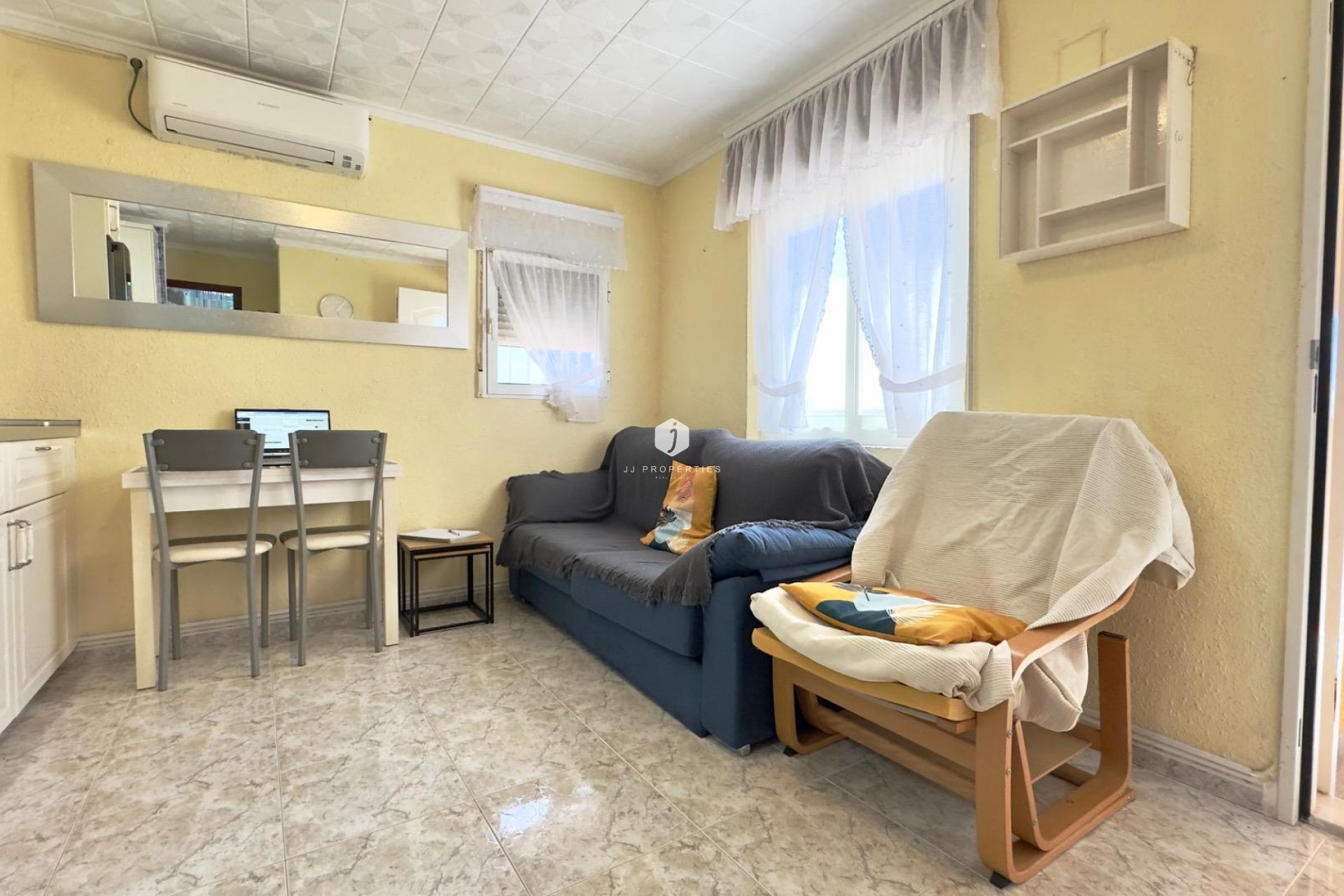 Z drugiej ręki - Bungalow -
Torrevieja - Torretas