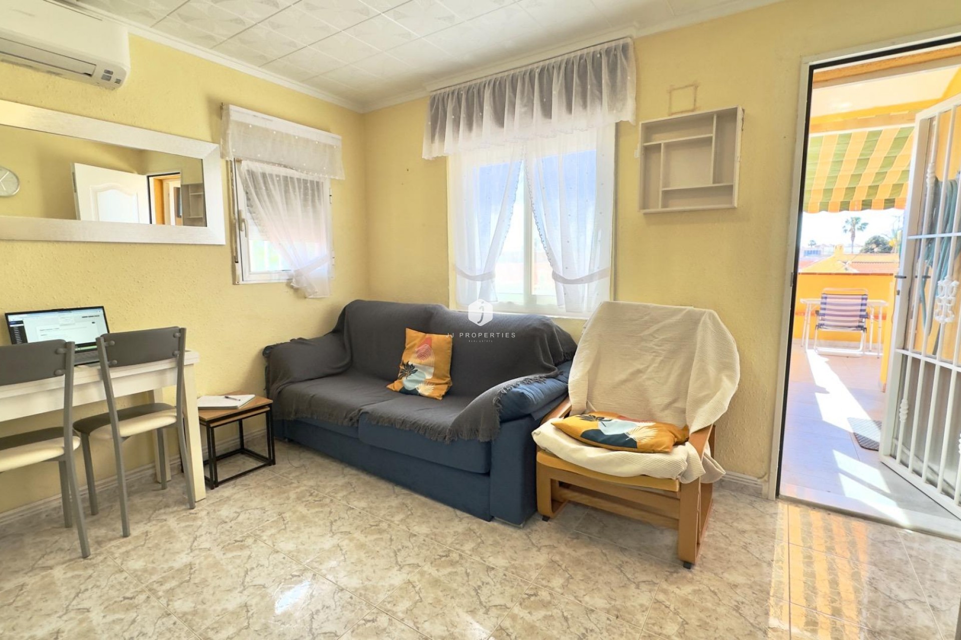 Z drugiej ręki - Bungalow -
Torrevieja - Torretas