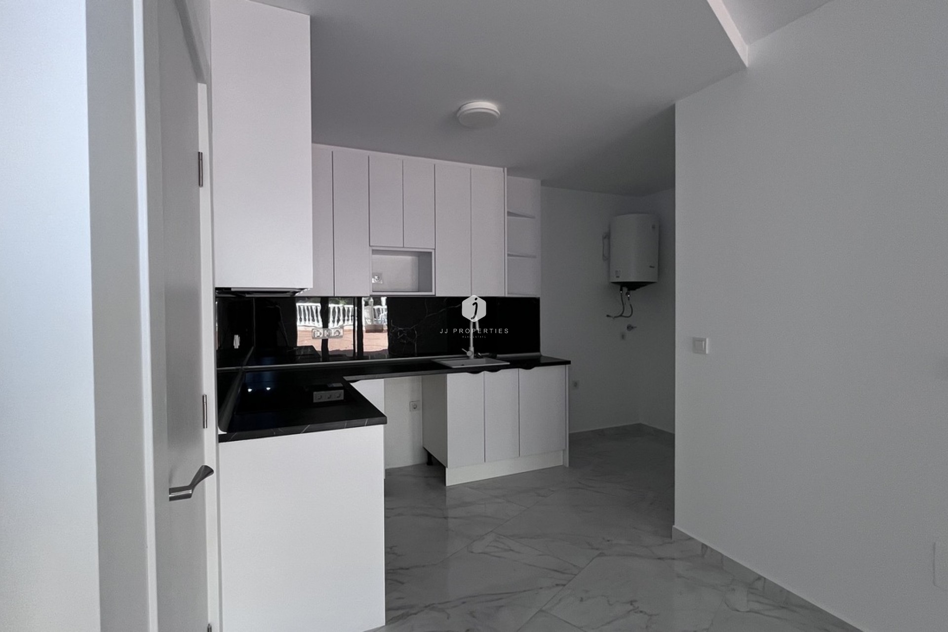 Z drugiej ręki - Bungalow -
Torrevieja