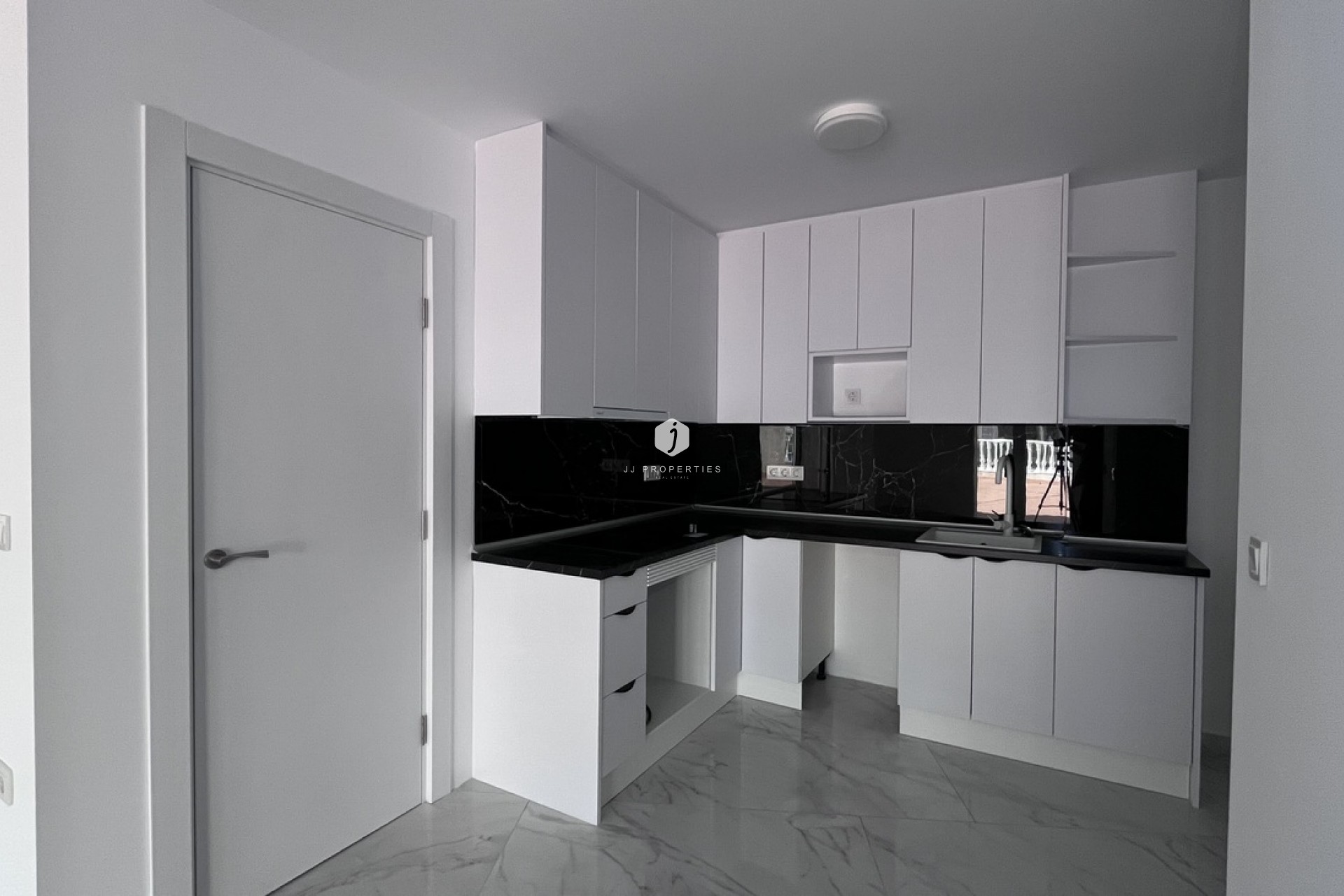 Z drugiej ręki - Bungalow -
Torrevieja