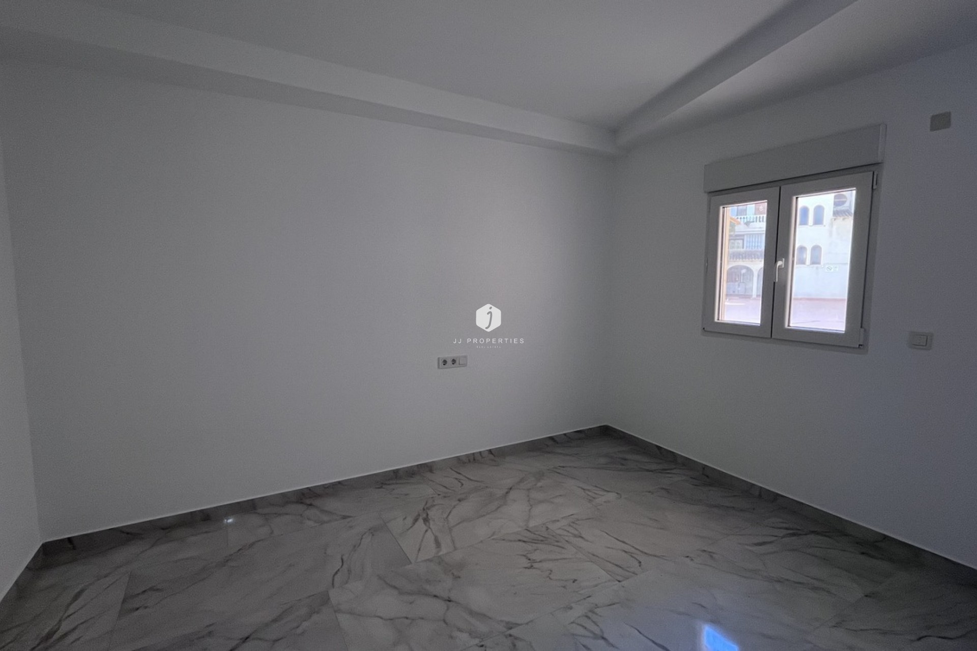 Z drugiej ręki - Bungalow -
Torrevieja