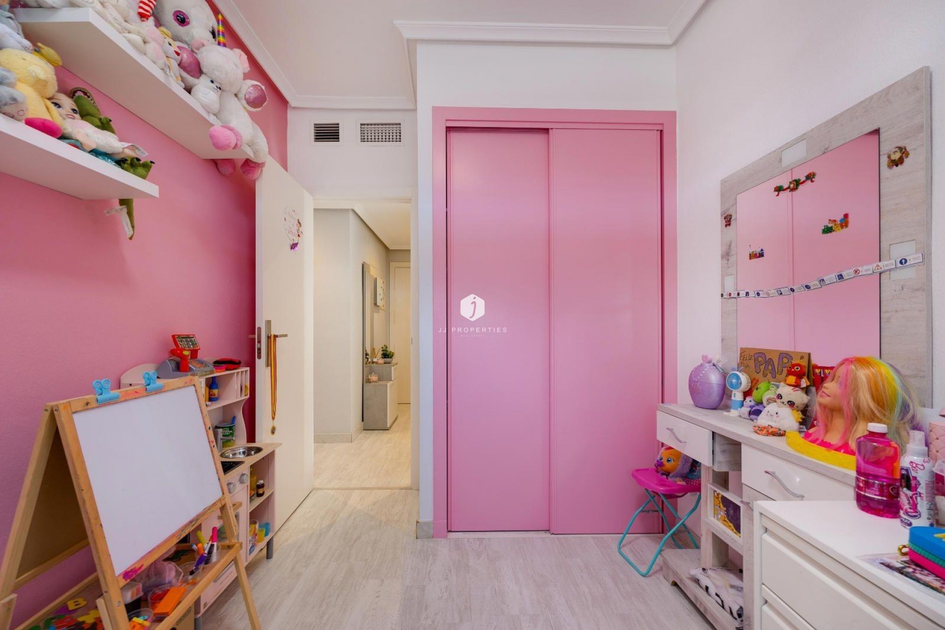 Z drugiej ręki - Daszek -
Almoradí - Parque De La U