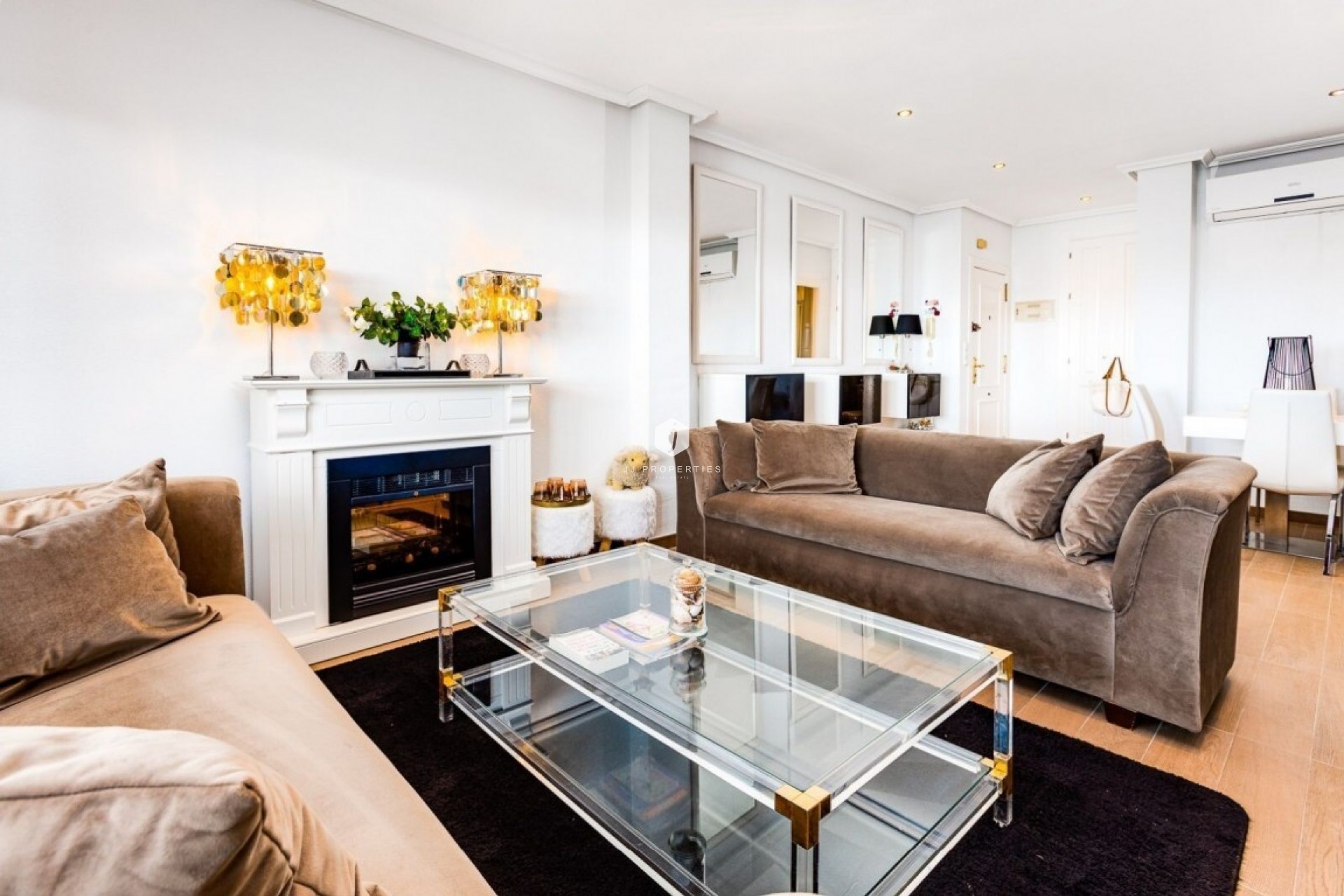 Z drugiej ręki - Daszek -
Lomas De Campoamor - Inland