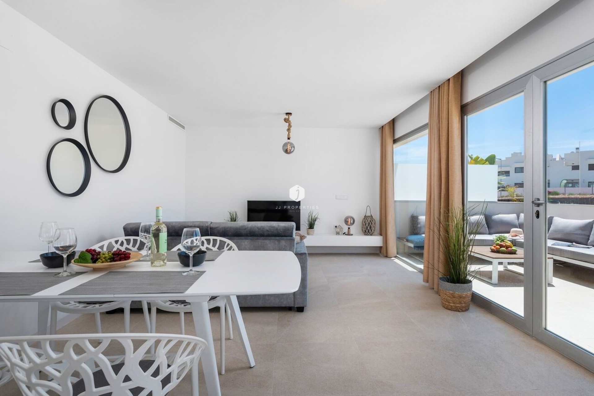 Z drugiej ręki - Daszek -
Los Balcones - Costa Blanca