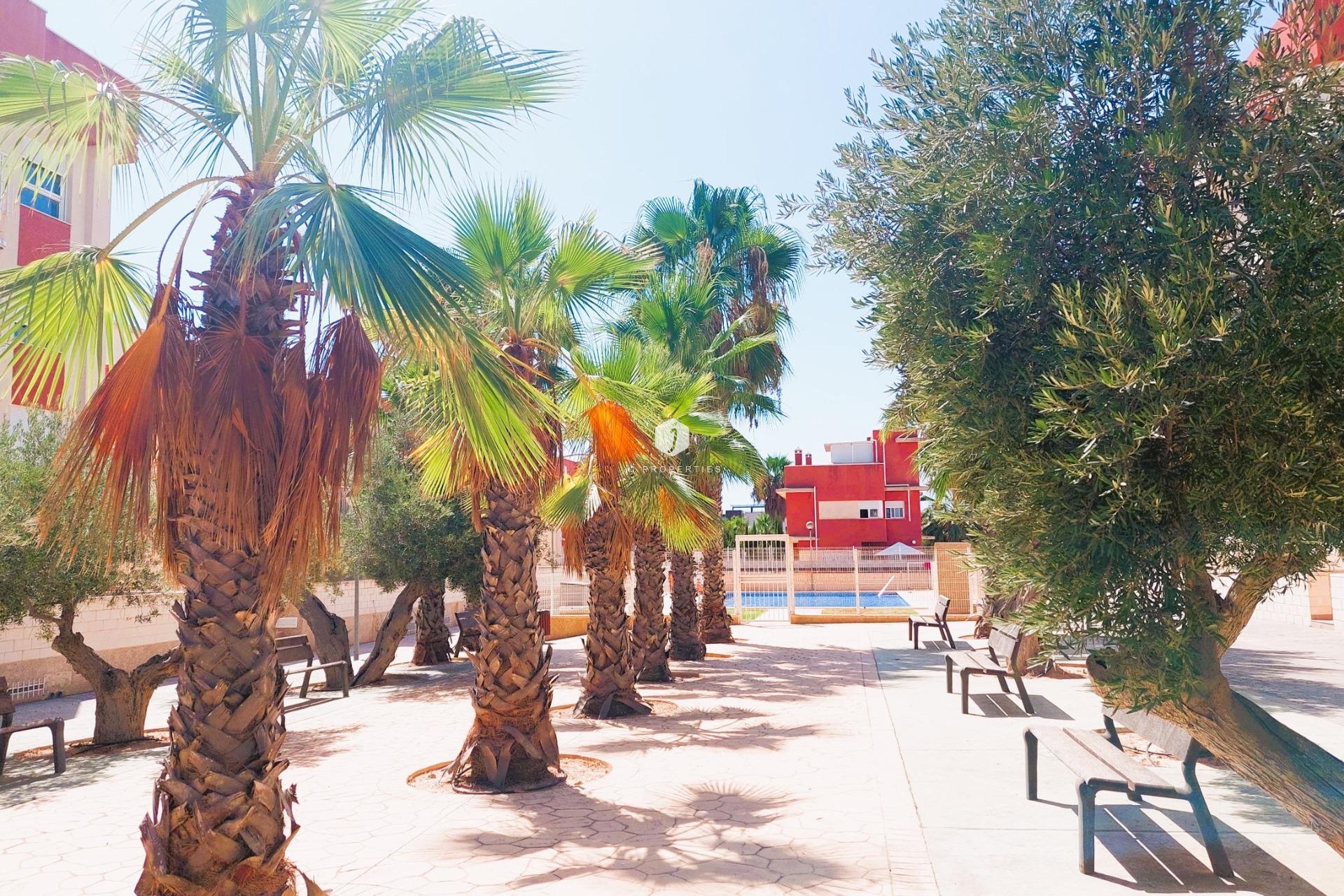 Z drugiej ręki - Daszek -
Orihuela Costa - Costa Blanca