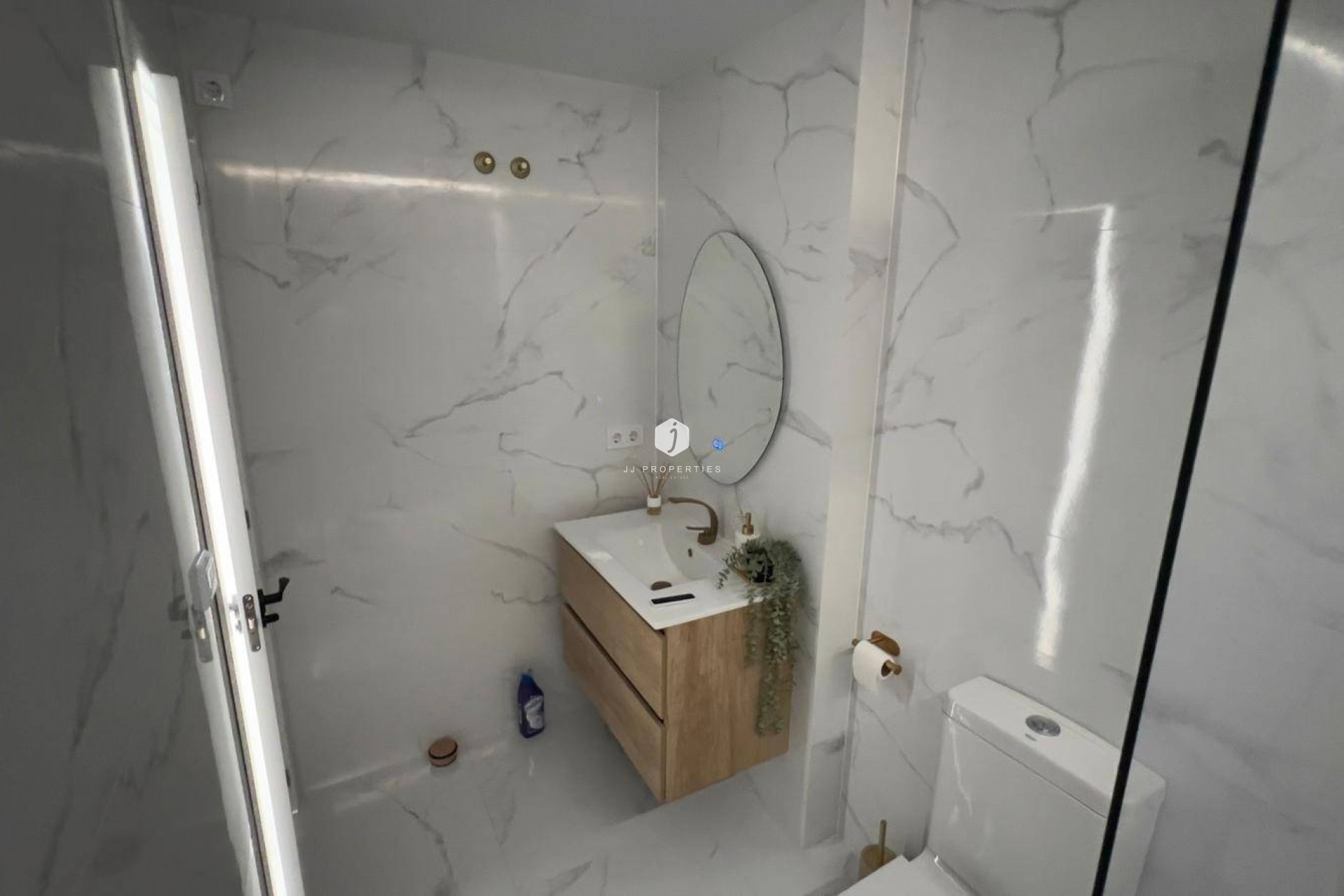 Z drugiej ręki - Daszek -
Orihuela Costa - La Zenia