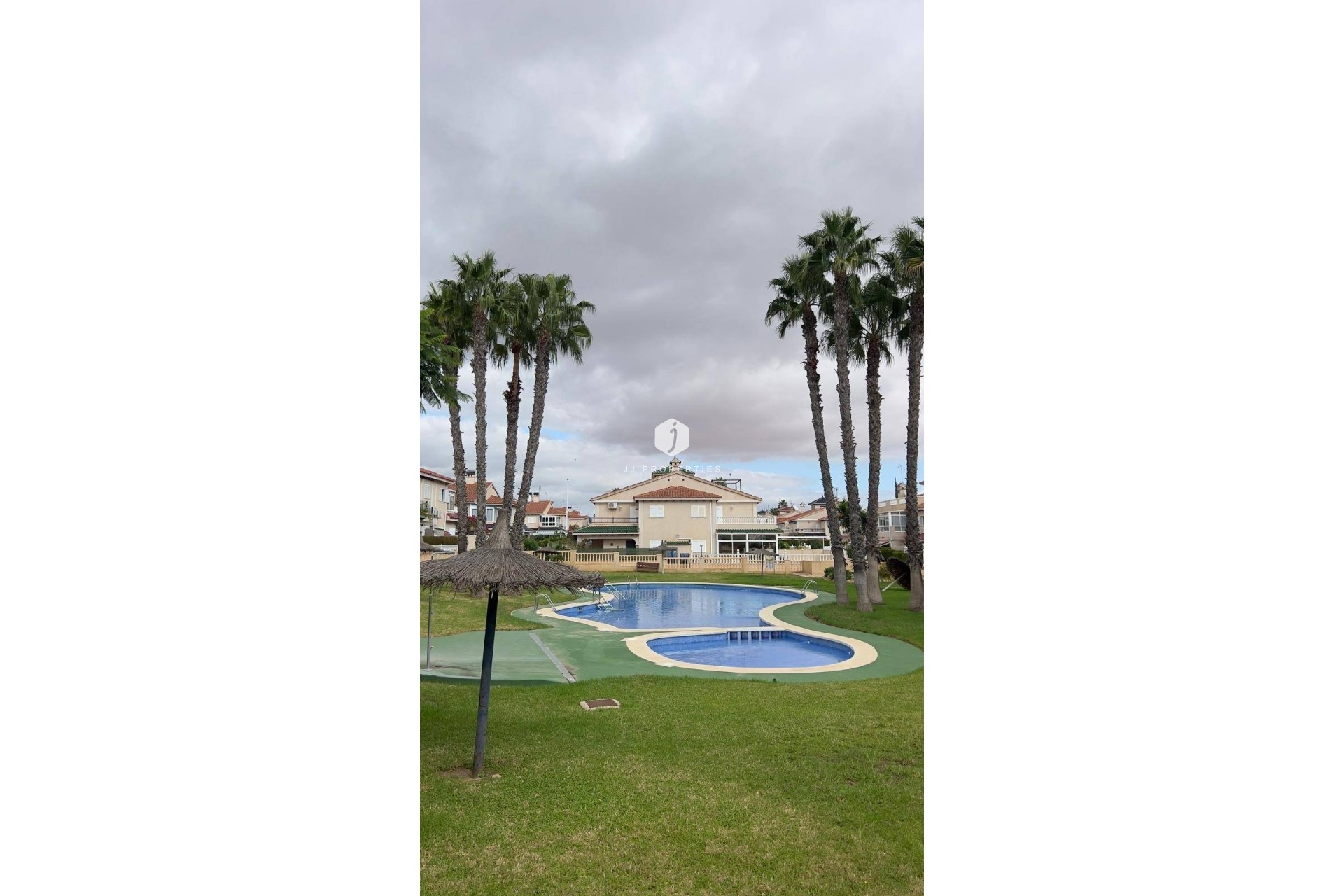 Z drugiej ręki - Daszek -
Orihuela Costa - La Zenia