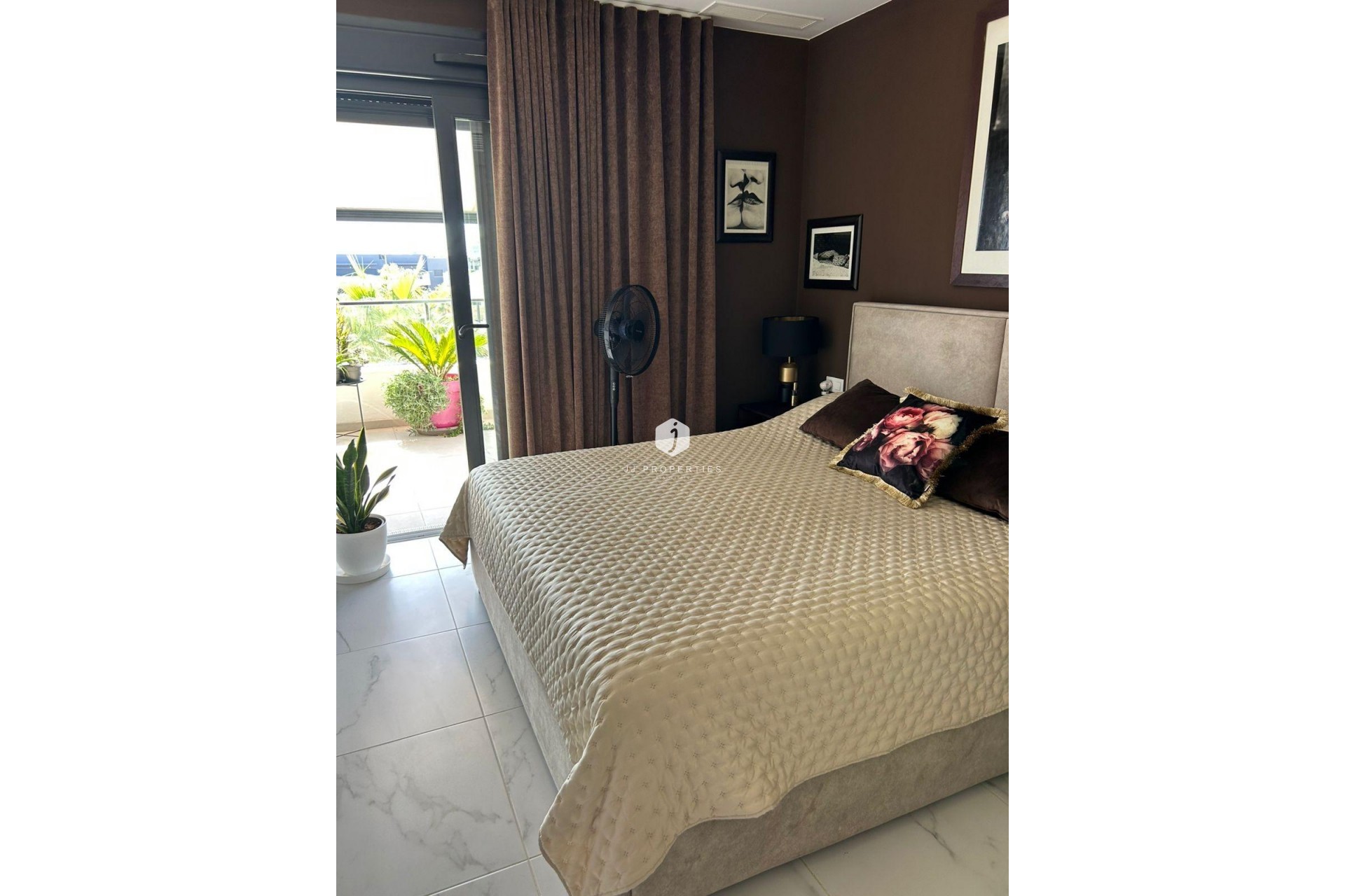 Z drugiej ręki - Daszek -
Orihuela Costa - Playa Flamenca