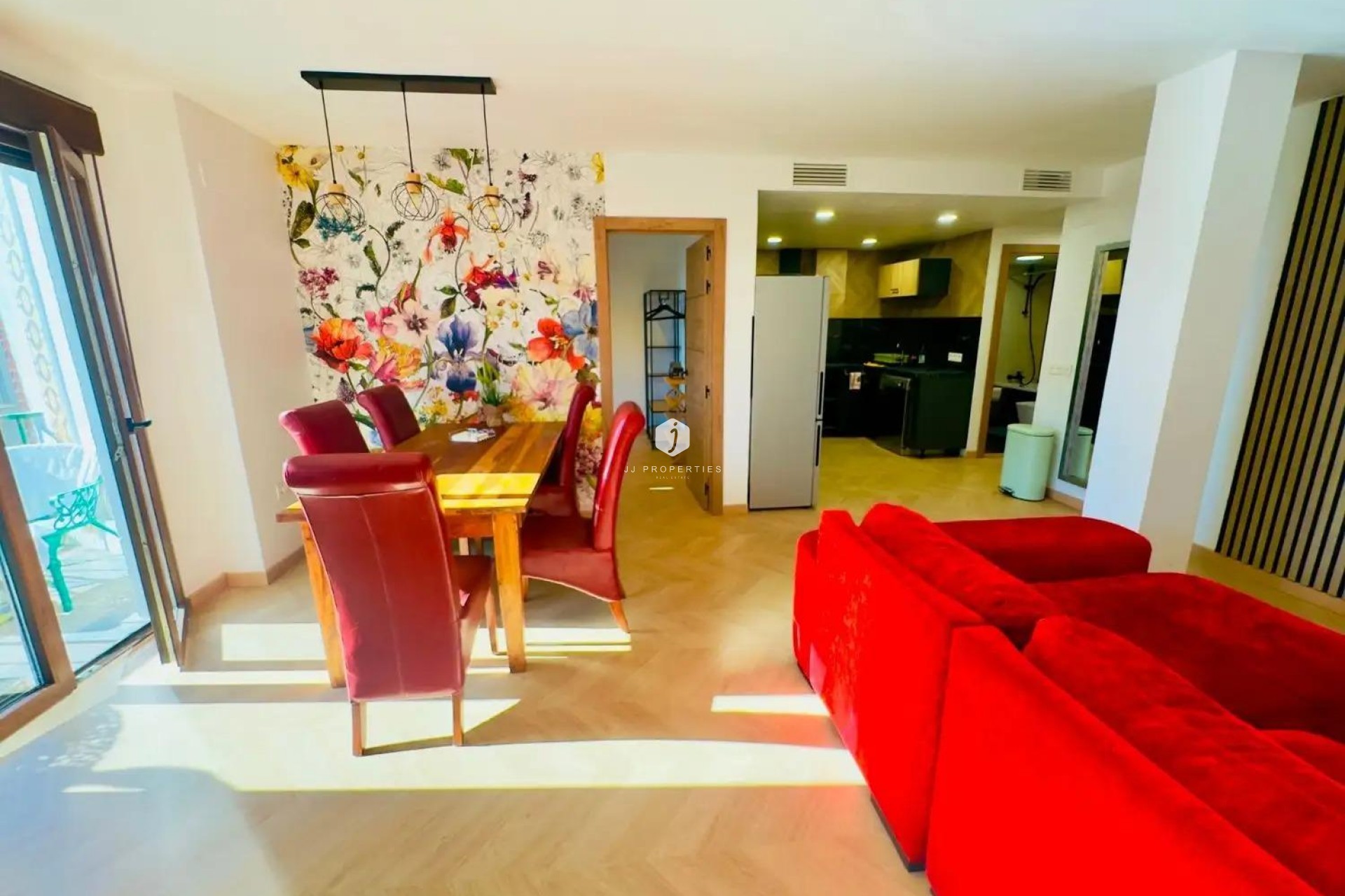 Z drugiej ręki - Daszek -
Torrevieja - Acequion