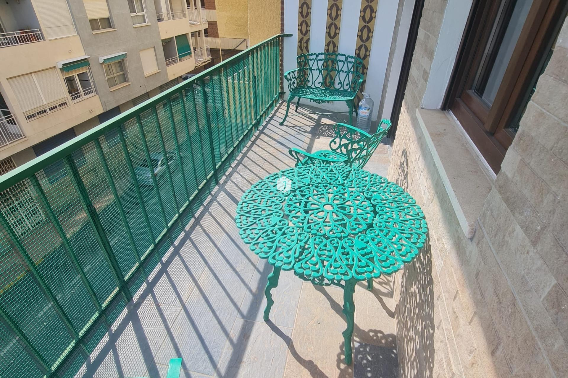 Z drugiej ręki - Daszek -
Torrevieja - Acequion