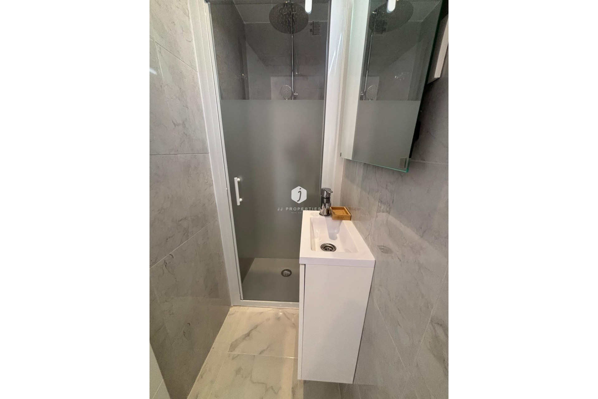 Z drugiej ręki - Daszek -
Torrevieja - Acequion