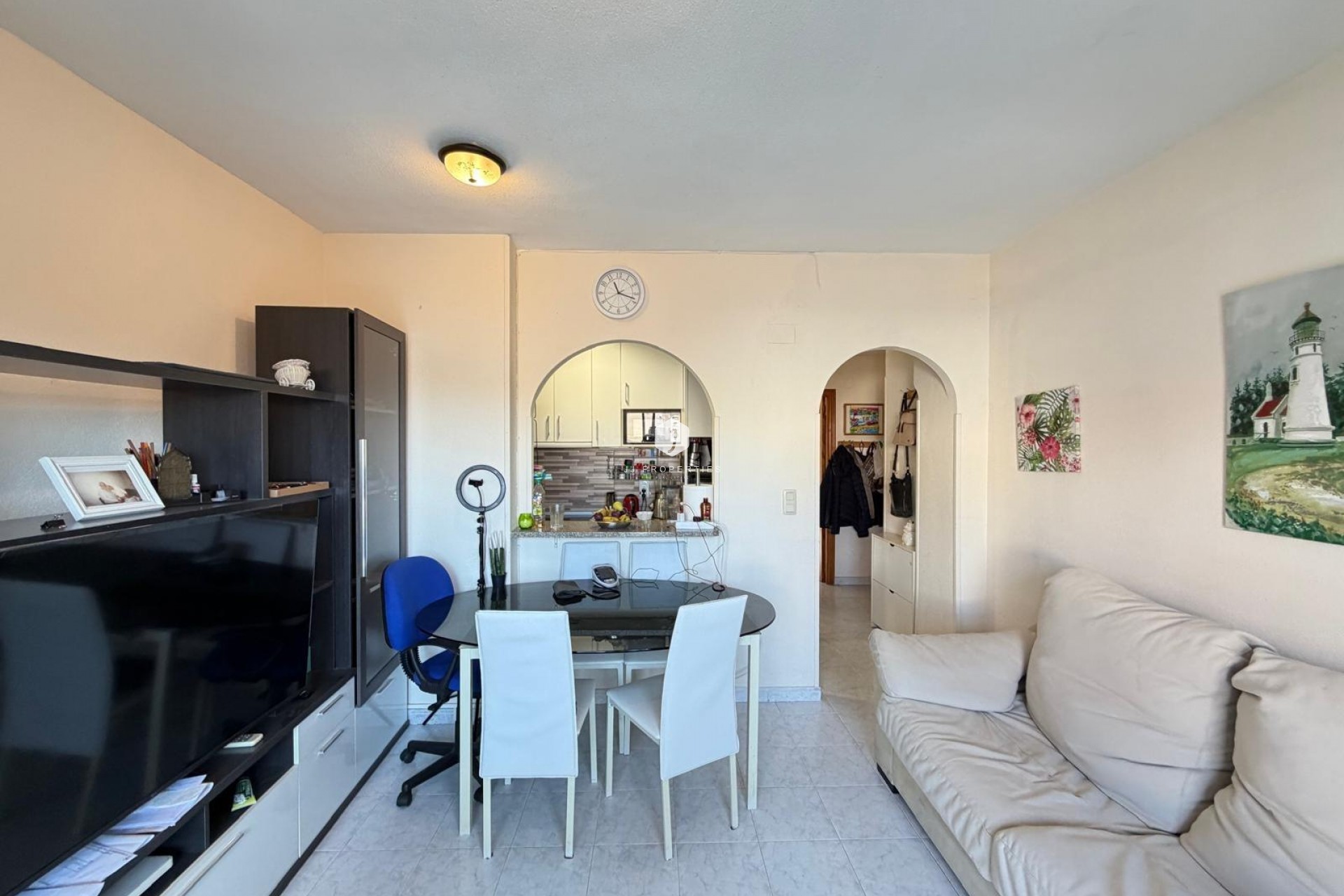 Z drugiej ręki - Daszek -
Torrevieja - Acequion