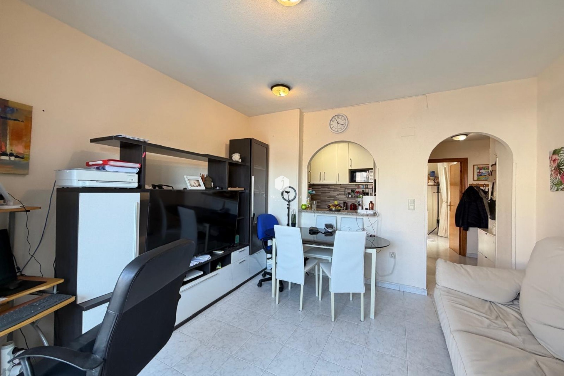 Z drugiej ręki - Daszek -
Torrevieja - Acequion