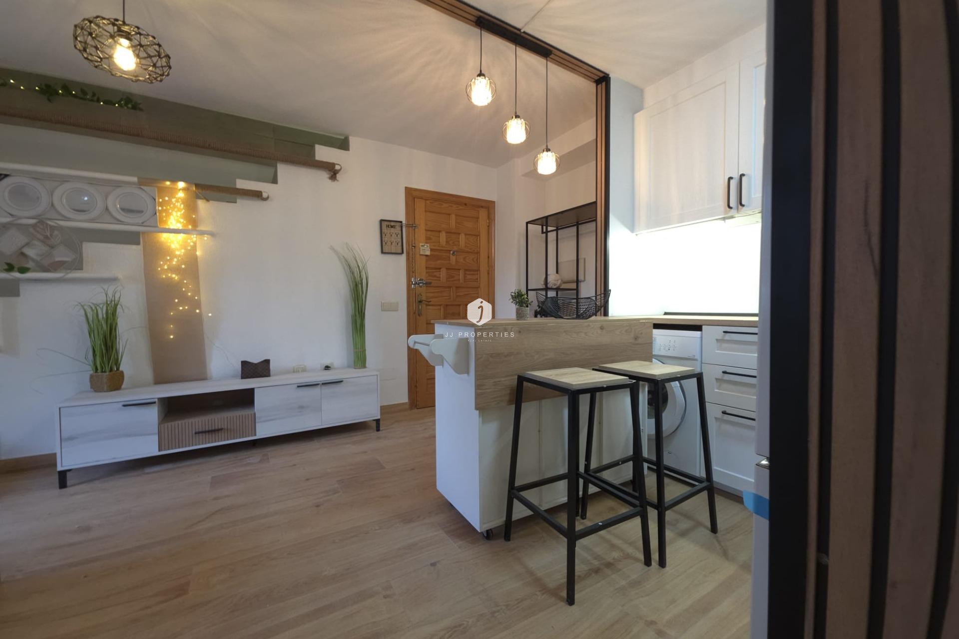 Z drugiej ręki - Daszek -
Torrevieja - Cala Ferris