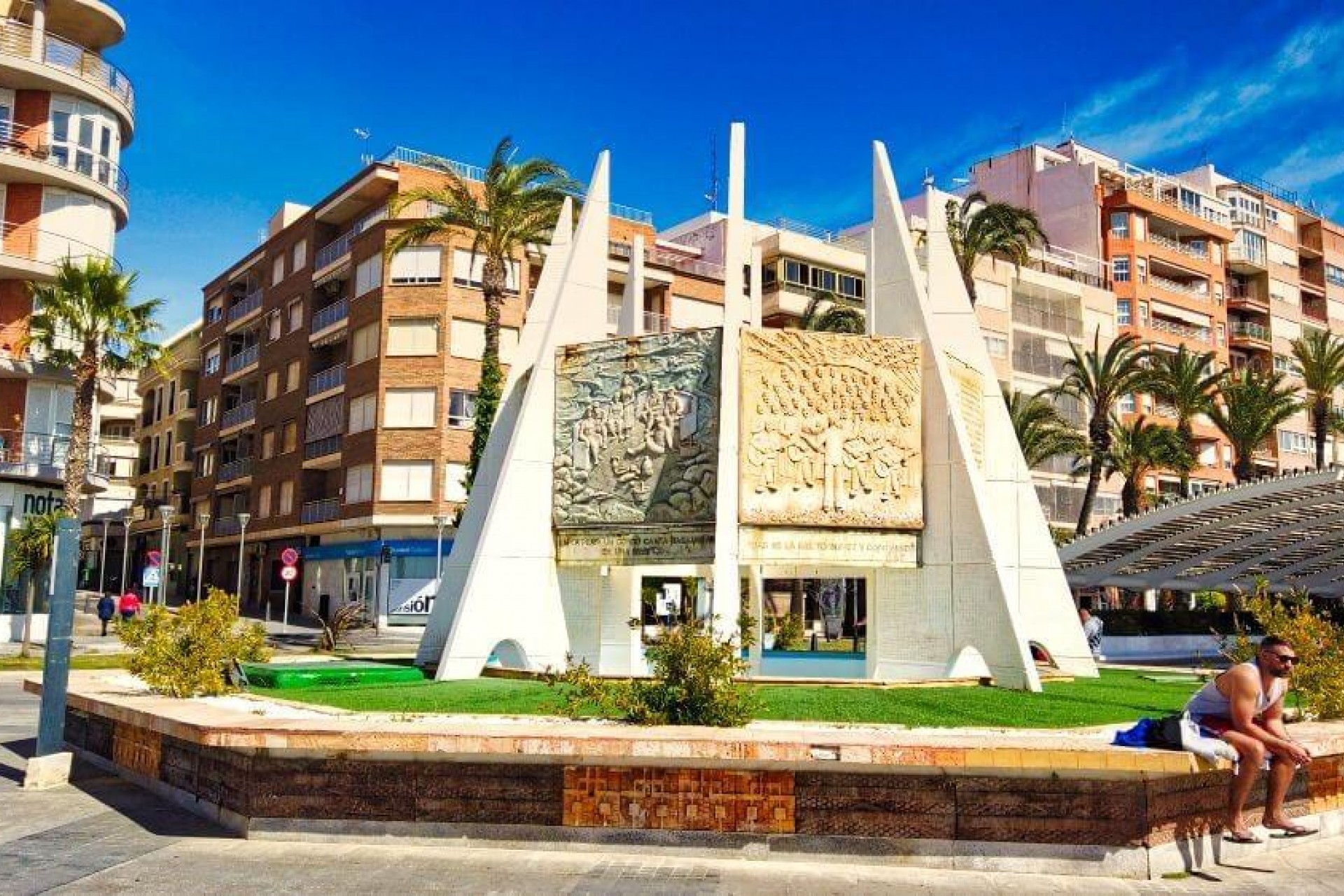 Z drugiej ręki - Daszek -
Torrevieja - Centro