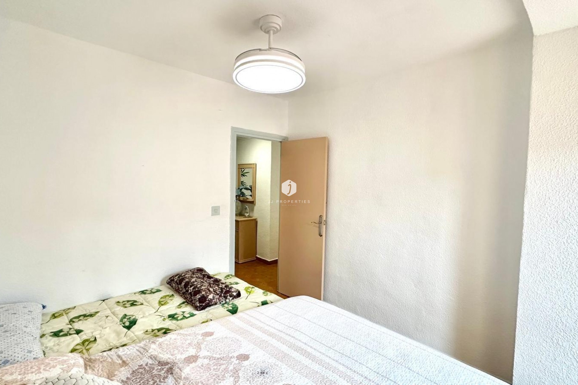 Z drugiej ręki - Daszek -
Torrevieja - Centro