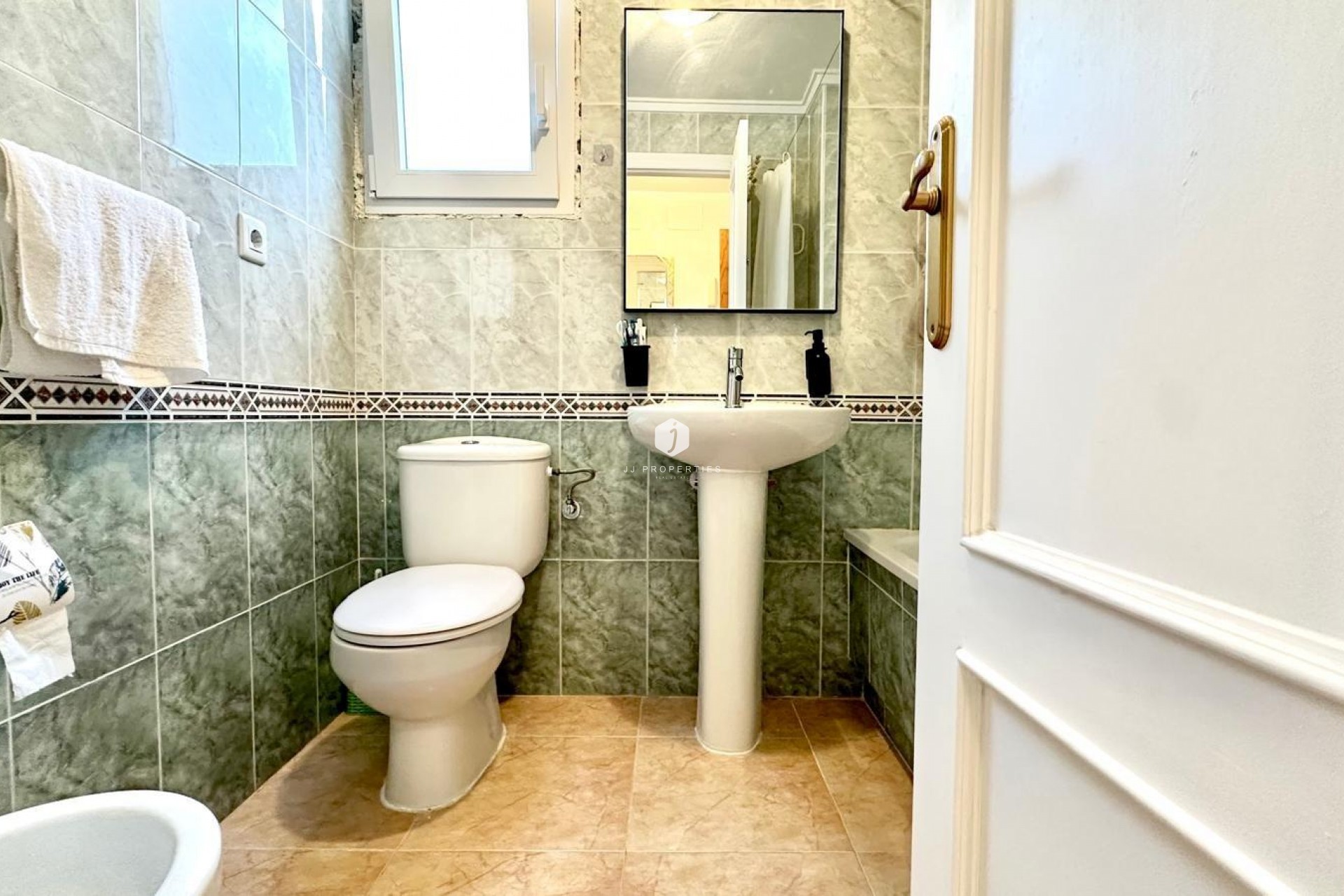 Z drugiej ręki - Daszek -
Torrevieja - Centro