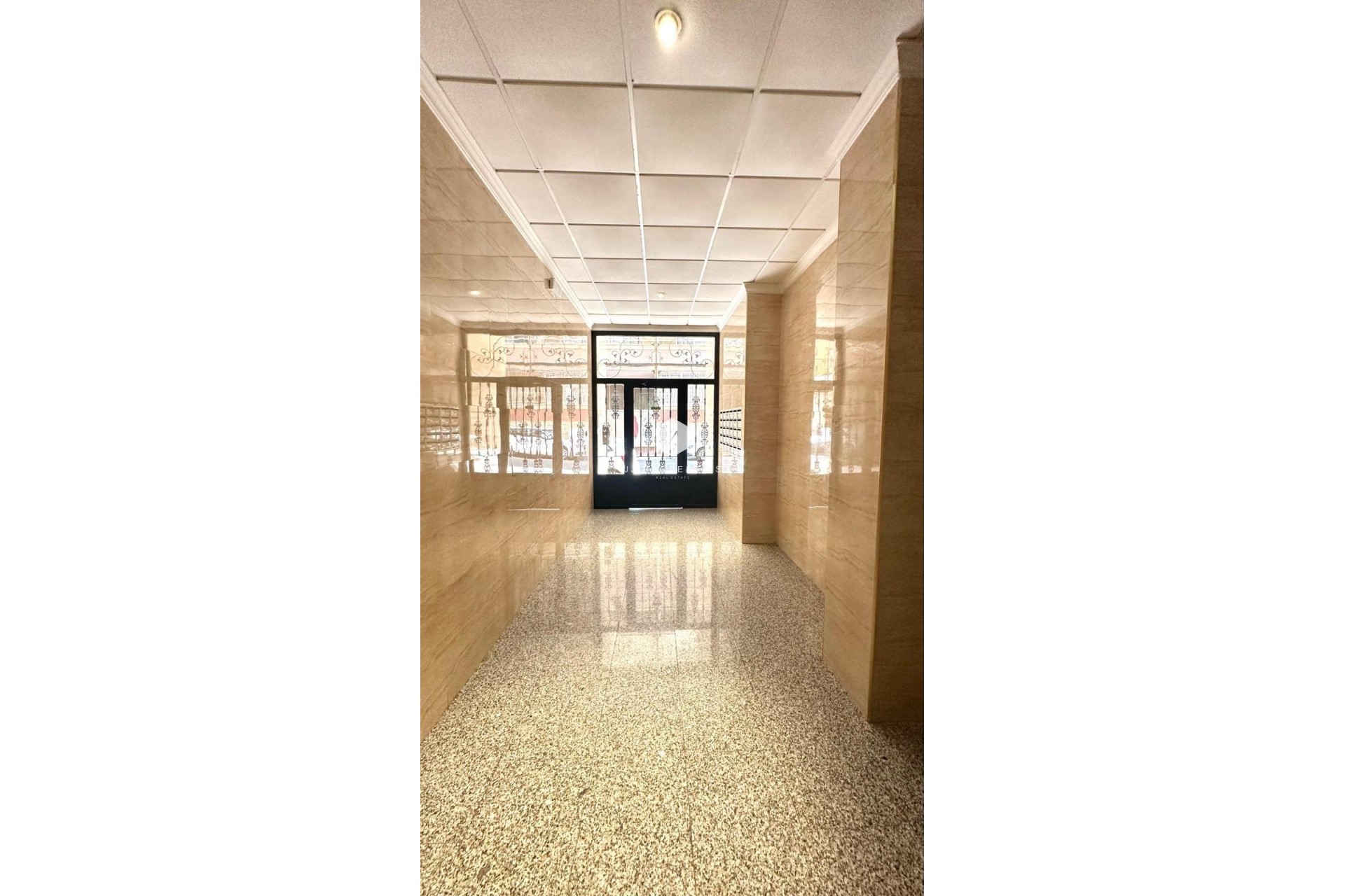 Z drugiej ręki - Daszek -
Torrevieja - Centro