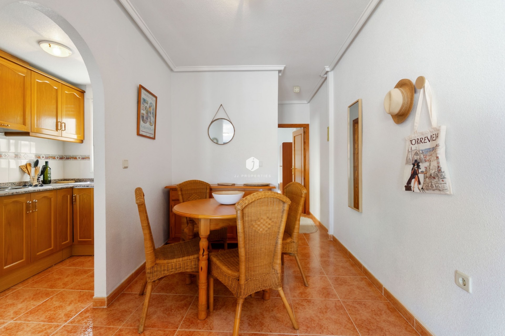 Z drugiej ręki - Daszek -
Torrevieja - Centro