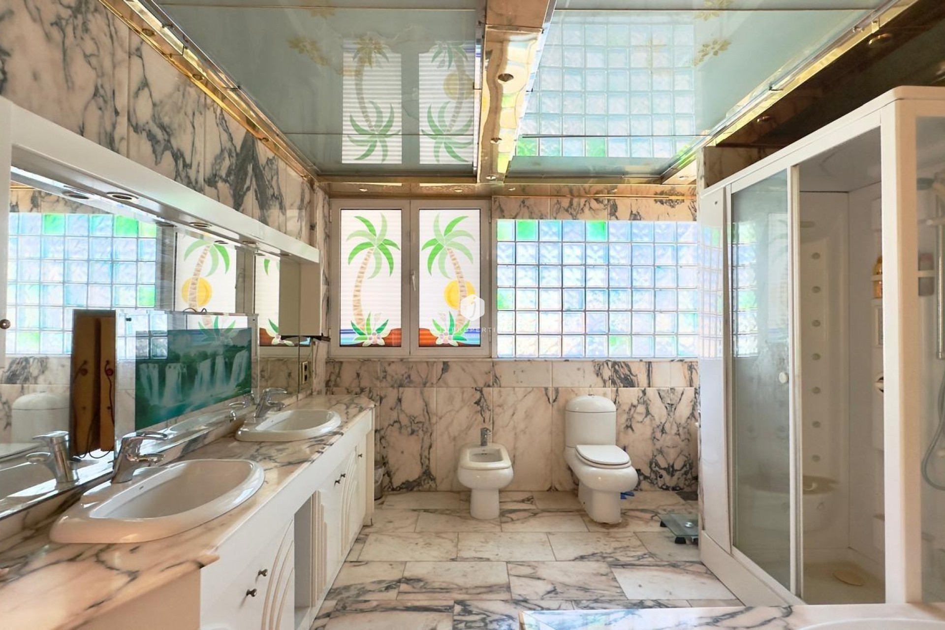 Z drugiej ręki - Daszek -
Torrevieja - Centro