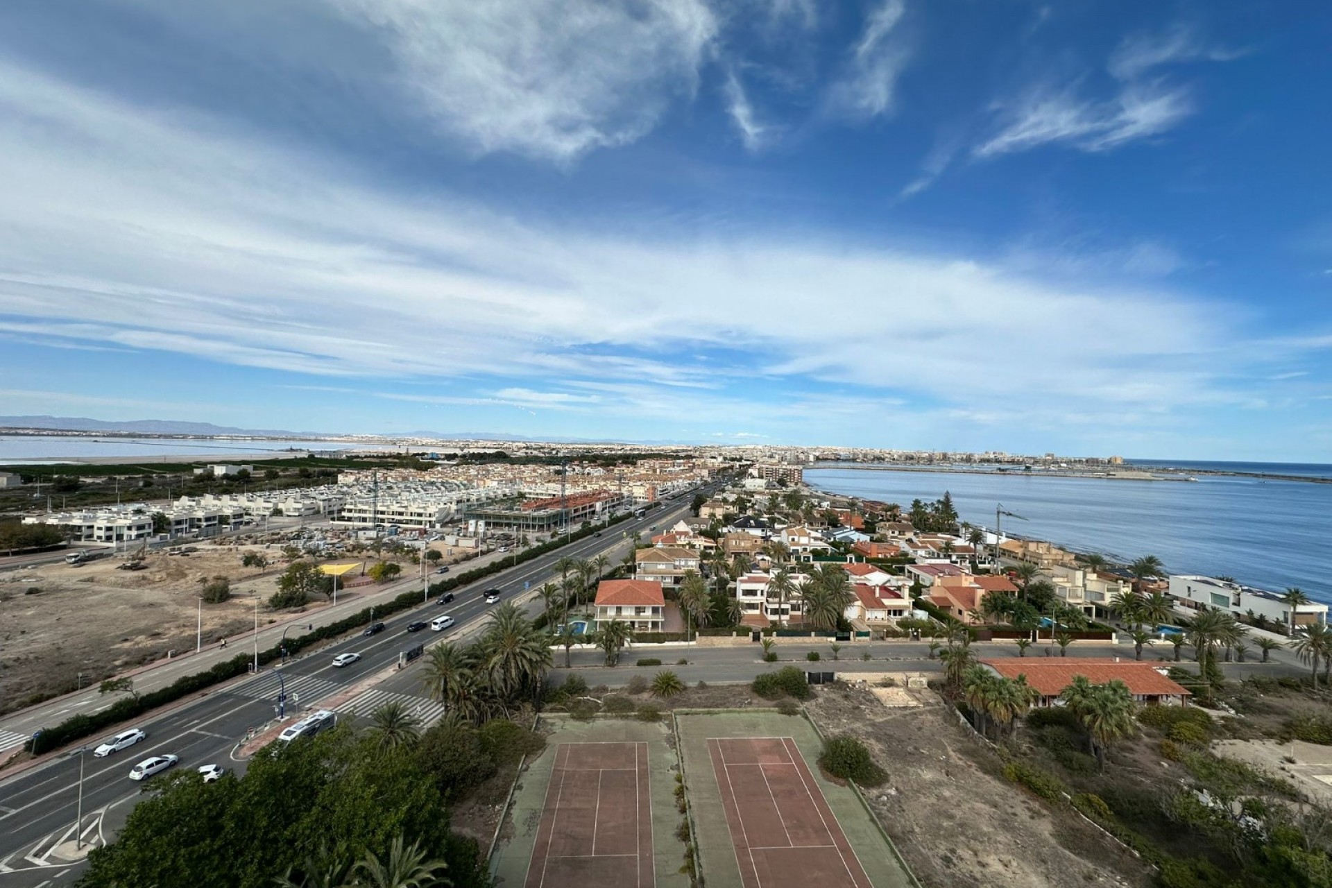 Z drugiej ręki - Daszek -
Torrevieja - Costa Blanca