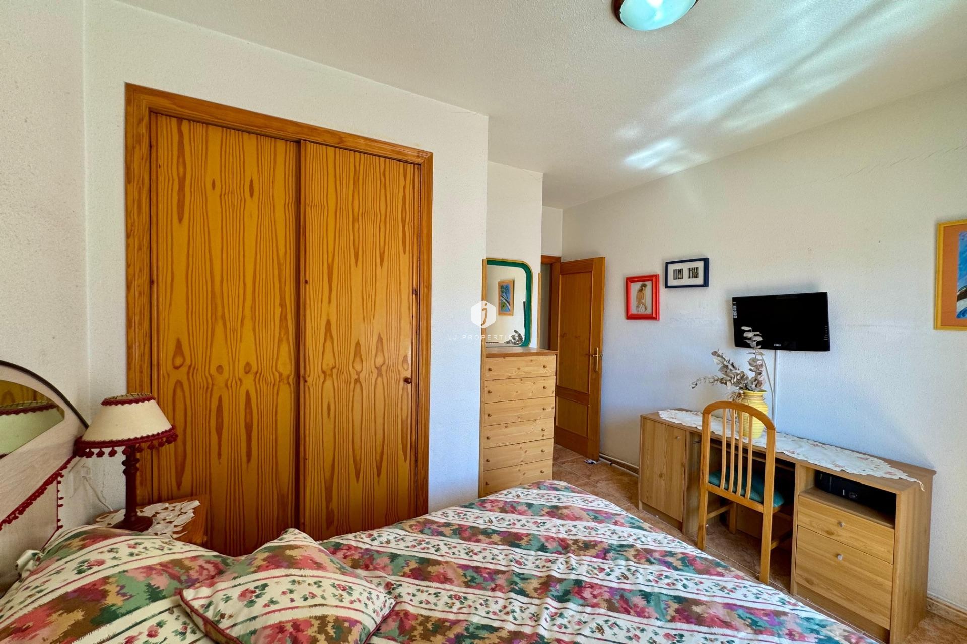 Z drugiej ręki - Daszek -
Torrevieja - Costa Blanca