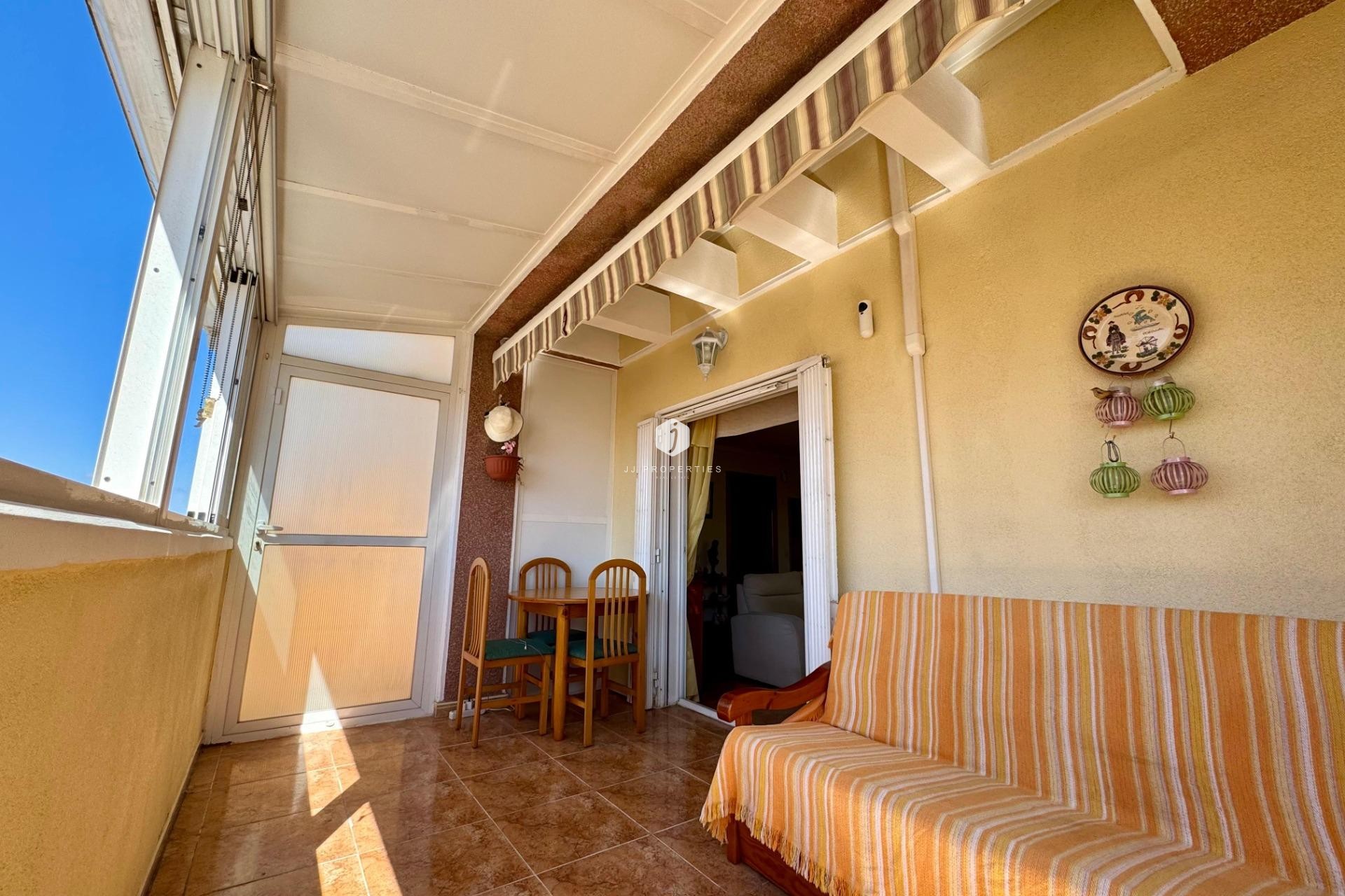 Z drugiej ręki - Daszek -
Torrevieja - Costa Blanca