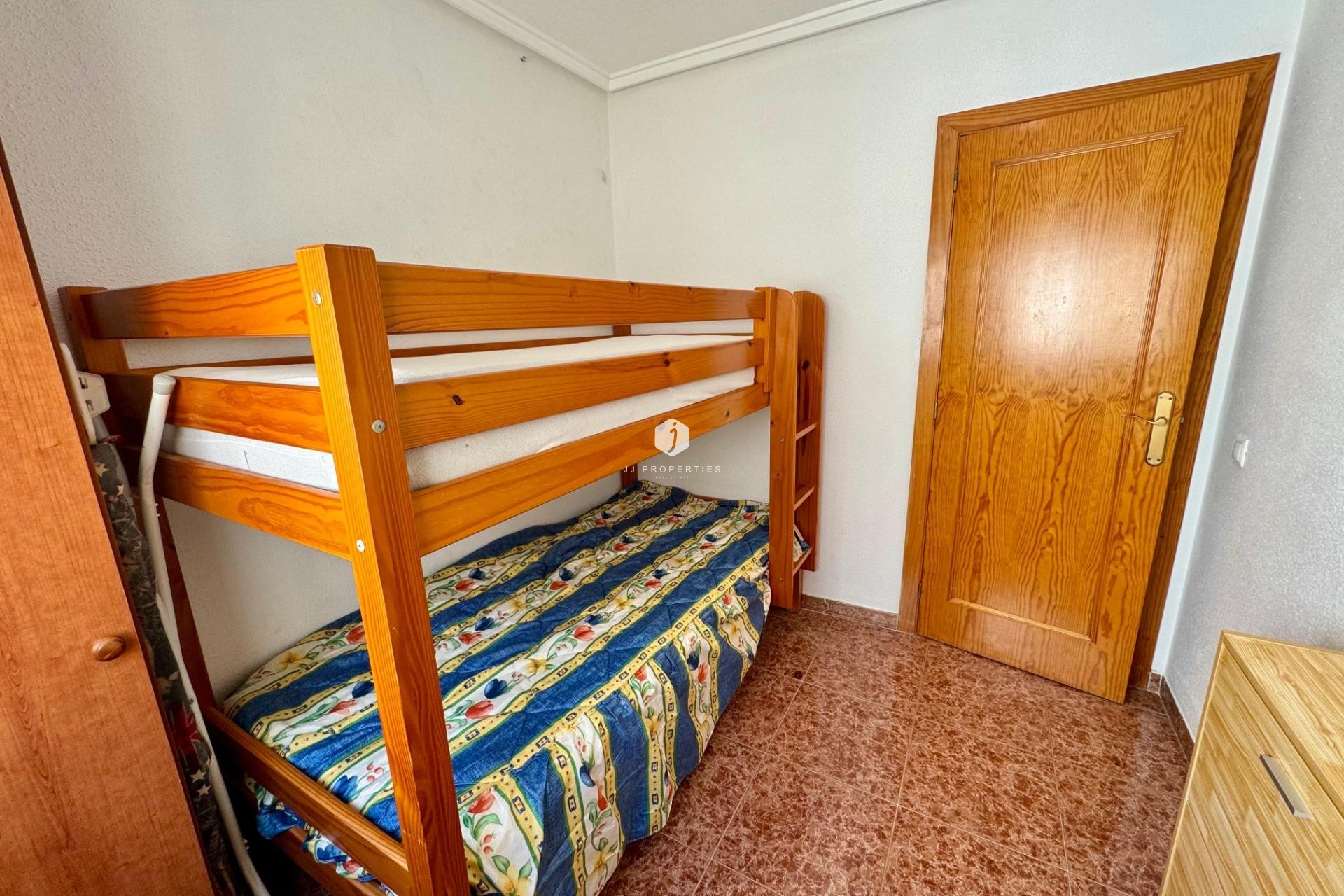 Z drugiej ręki - Daszek -
Torrevieja - Costa Blanca