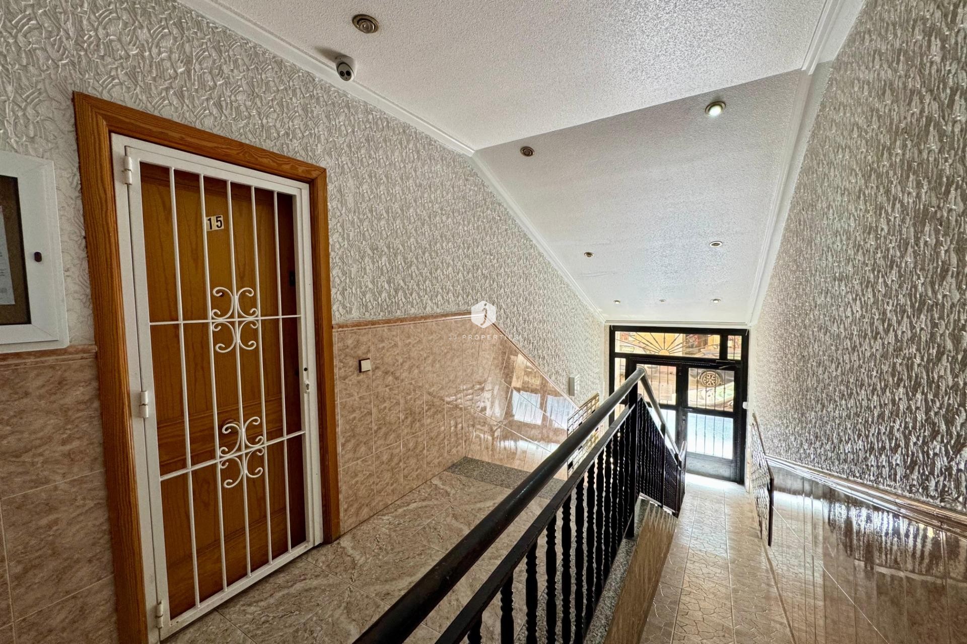 Z drugiej ręki - Daszek -
Torrevieja - Costa Blanca