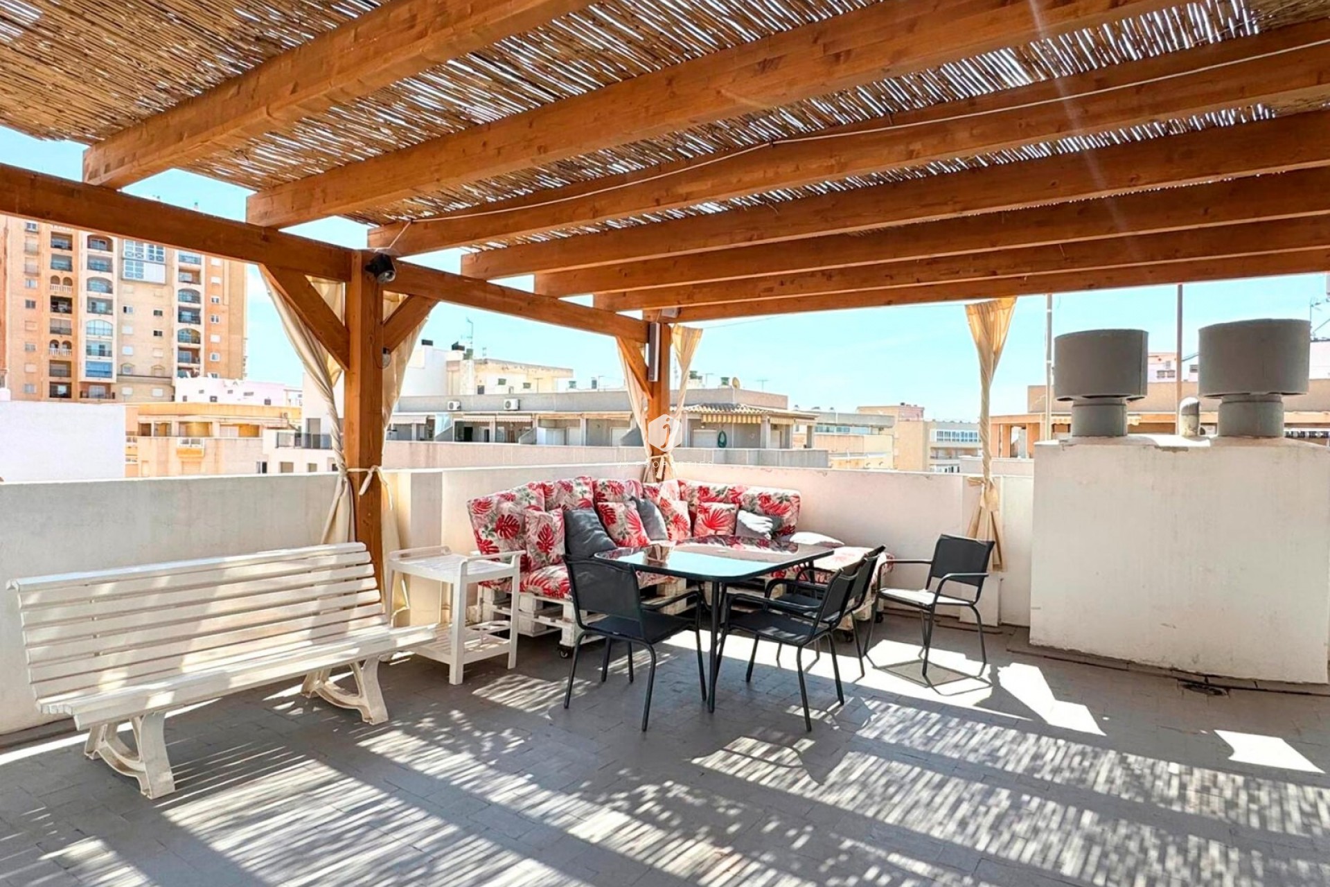 Z drugiej ręki - Daszek -
Torrevieja - Costa Blanca